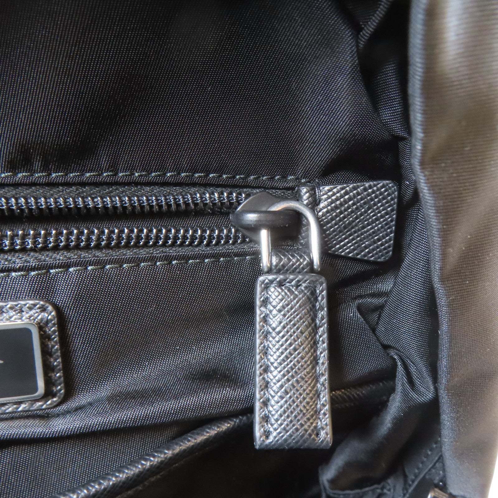 PRADA 尼龍Backpack銀扣背包黑色