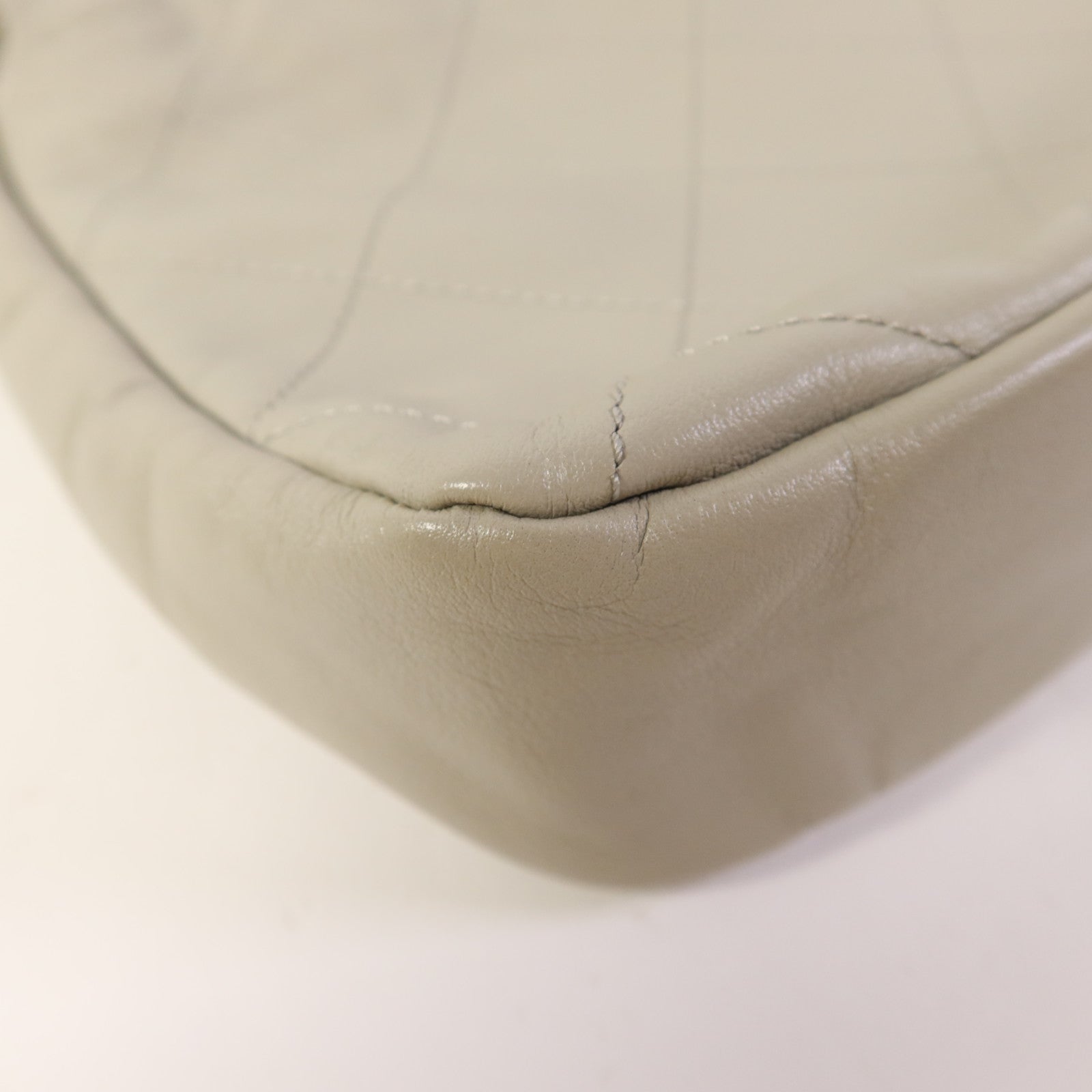 CHANEL 牛皮皮革Shoulder Bag金扣肩背袋