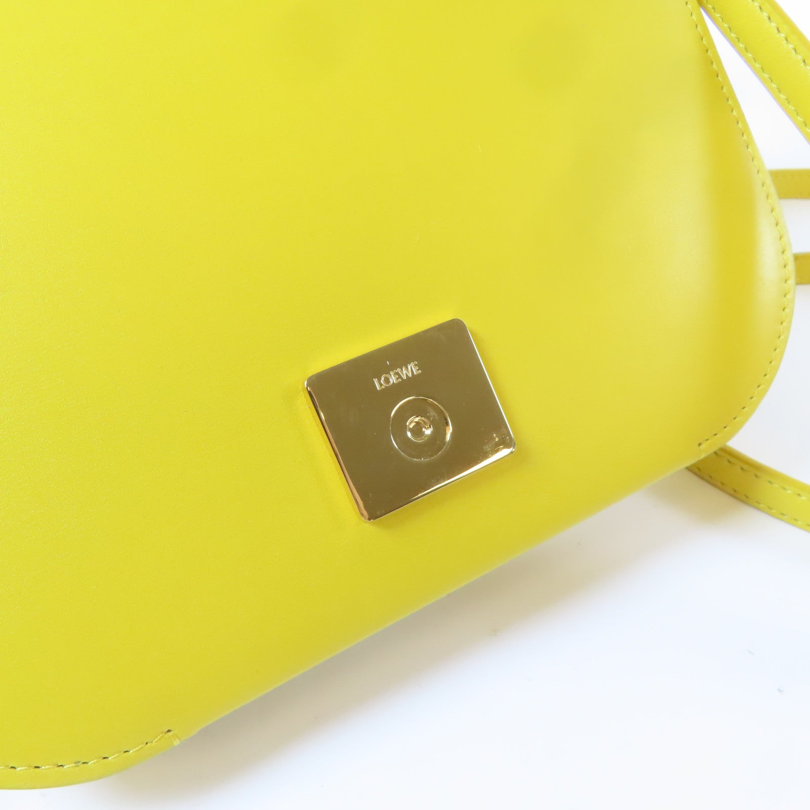 LOEWE 牛皮皮革Goya金扣肩背袋黃色