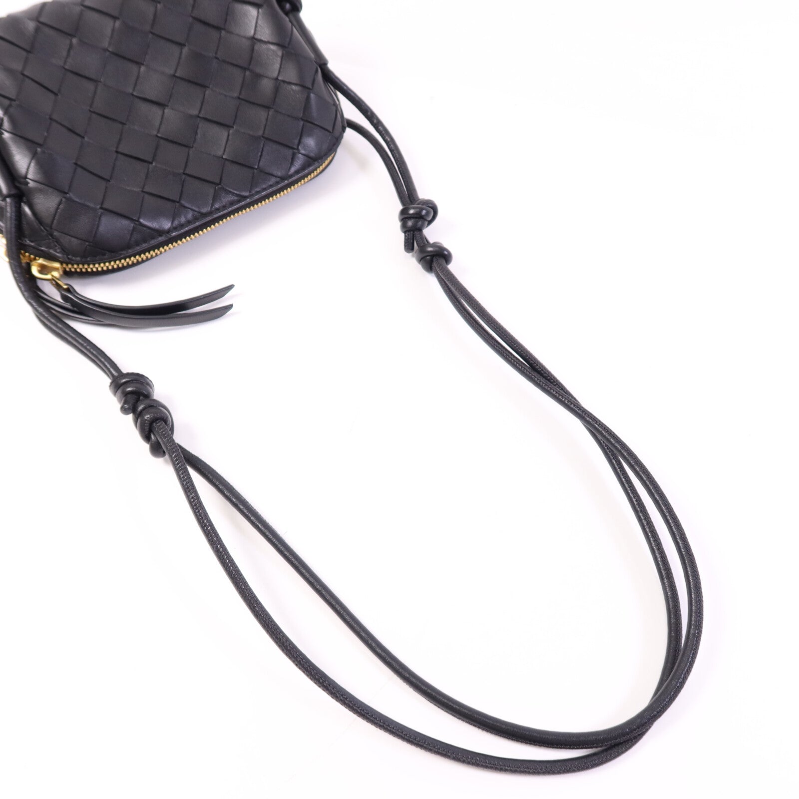 BOTTEGA VENETA 牛皮皮革Concert Pouch金扣肩背袋