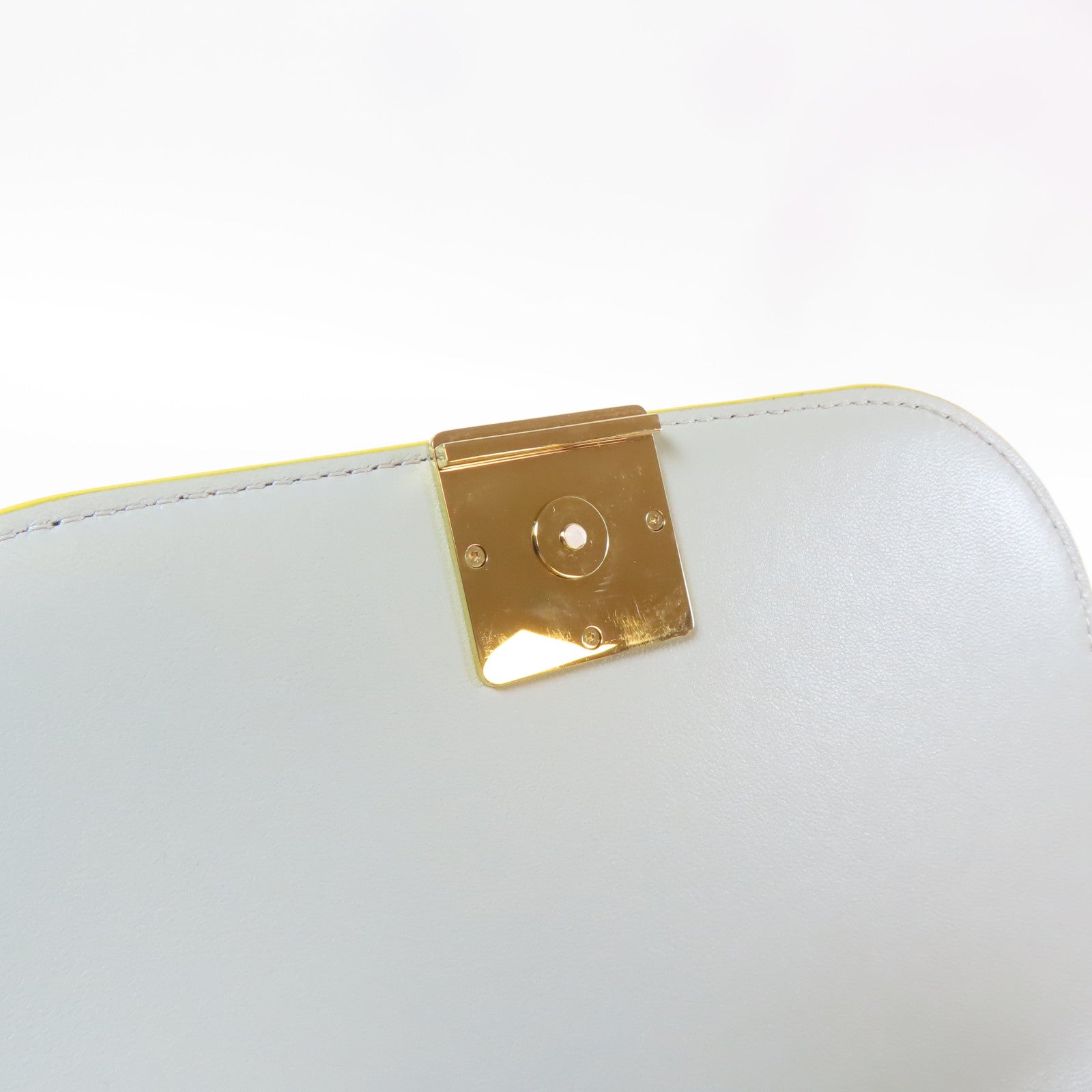 LOEWE 牛皮皮革Goya金扣肩背袋黃色