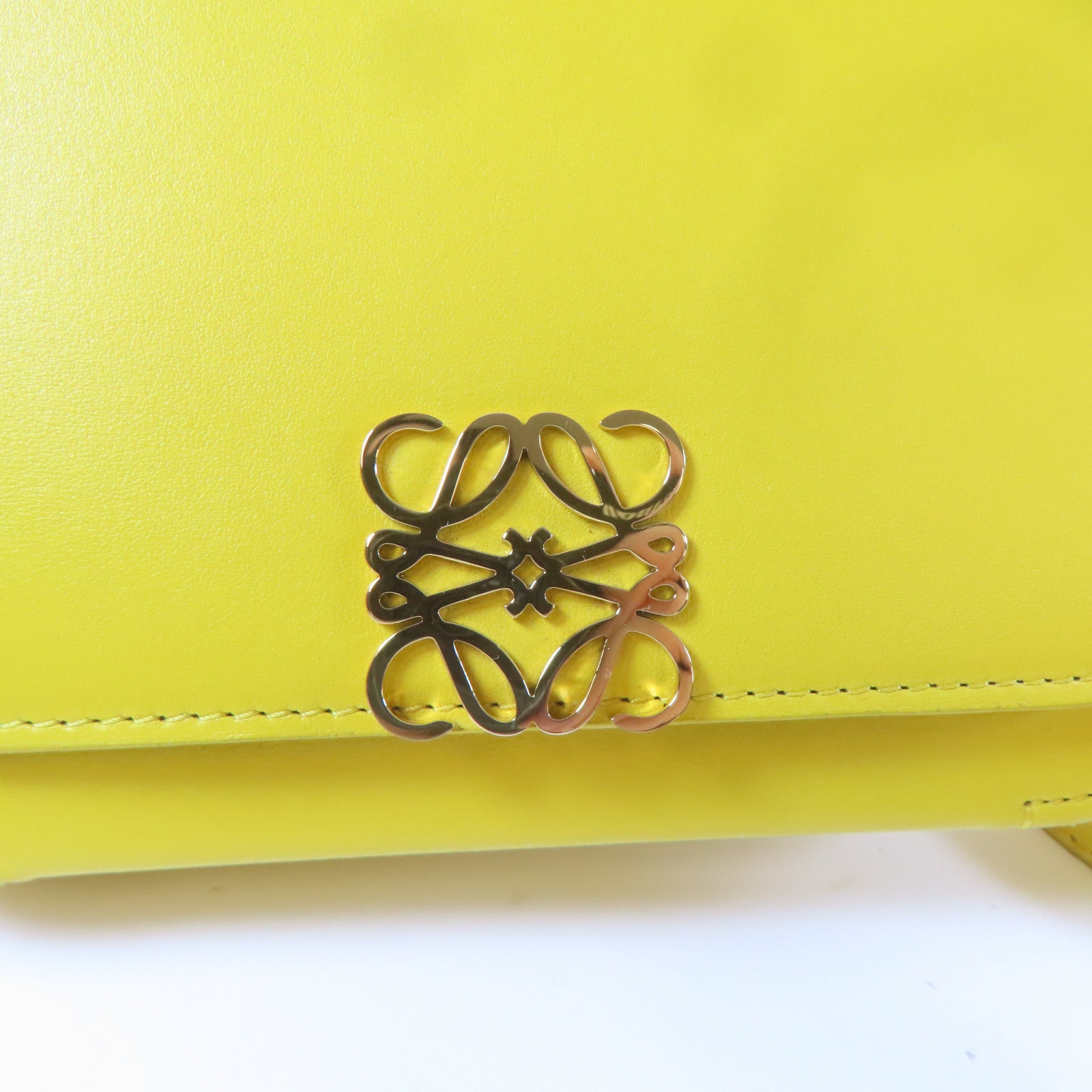 LOEWE 牛皮皮革Goya金扣肩背袋黃色
