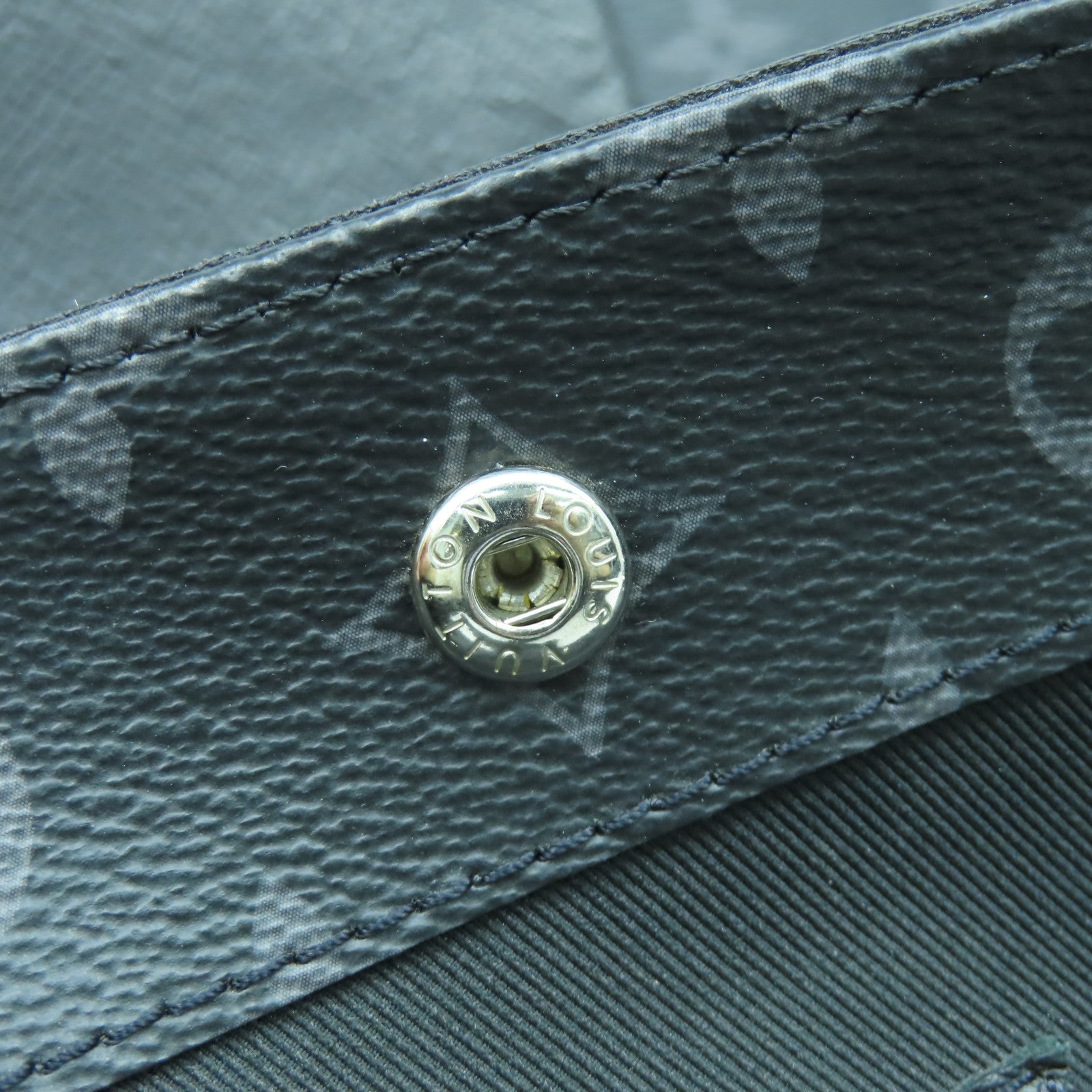 LOUIS VUITTON Monogram Eclipse City Tote Bag Taigarama銀扣手挽肩背兩用袋黑色