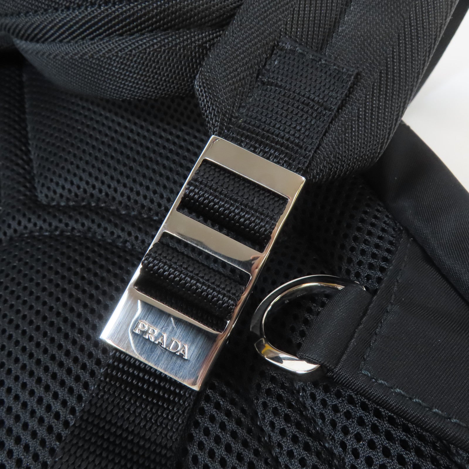 PRADA 尼龍Backpack銀扣背包黑色