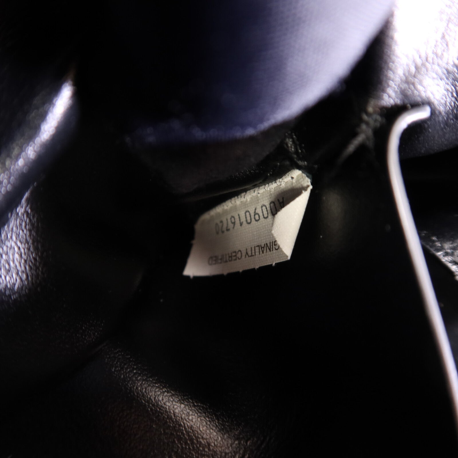 BOTTEGA VENETA 牛皮皮革Concert Pouch金扣肩背袋