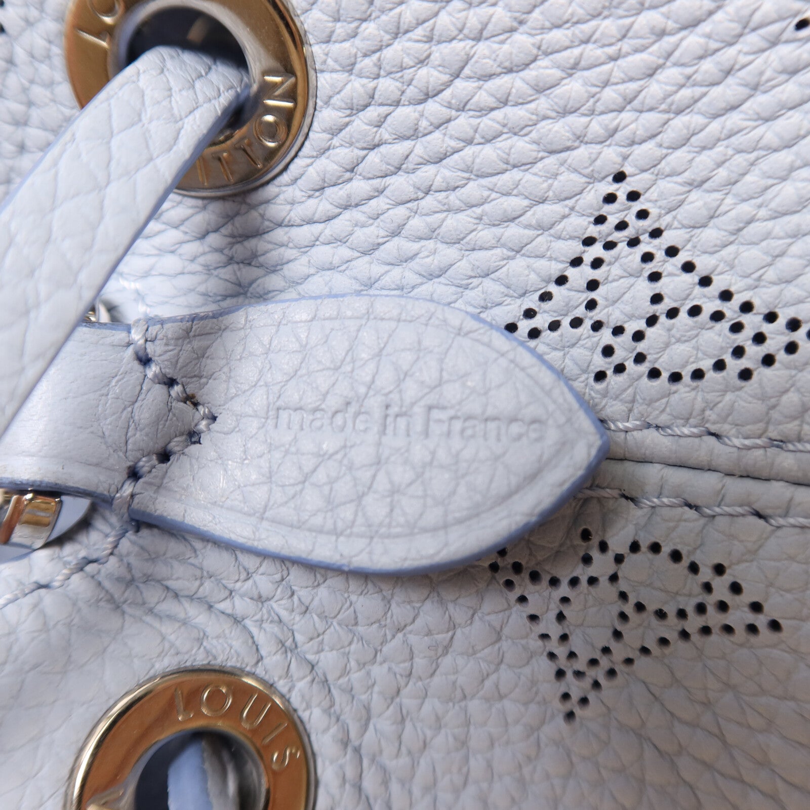 LOUIS VUITTON Mahina Bella銀扣鏈帶肩背袋