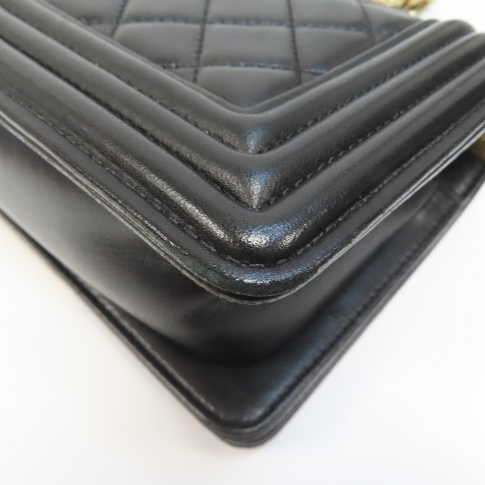 CHANEL 菱格羊皮皮革Le Boy金扣鏈帶肩背袋黑色