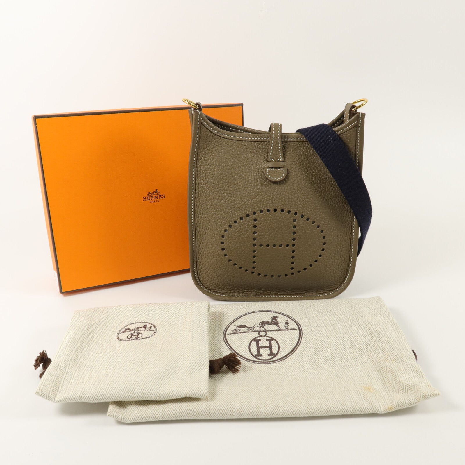 HERMES Clemence皮革Evelyne TPM肩背袋Etoupe