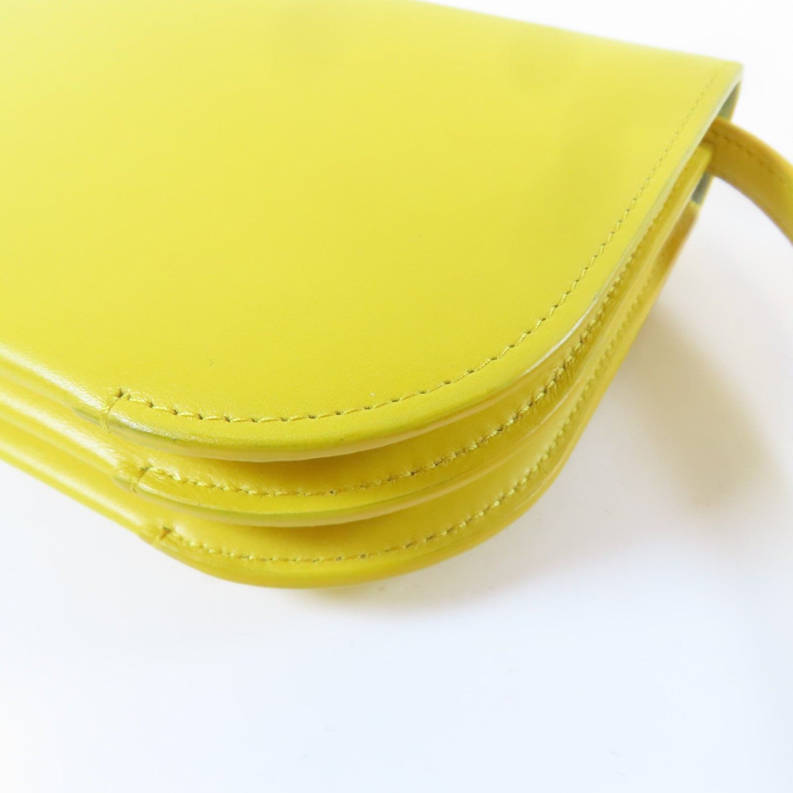 LOEWE 牛皮皮革Goya金扣肩背袋黃色