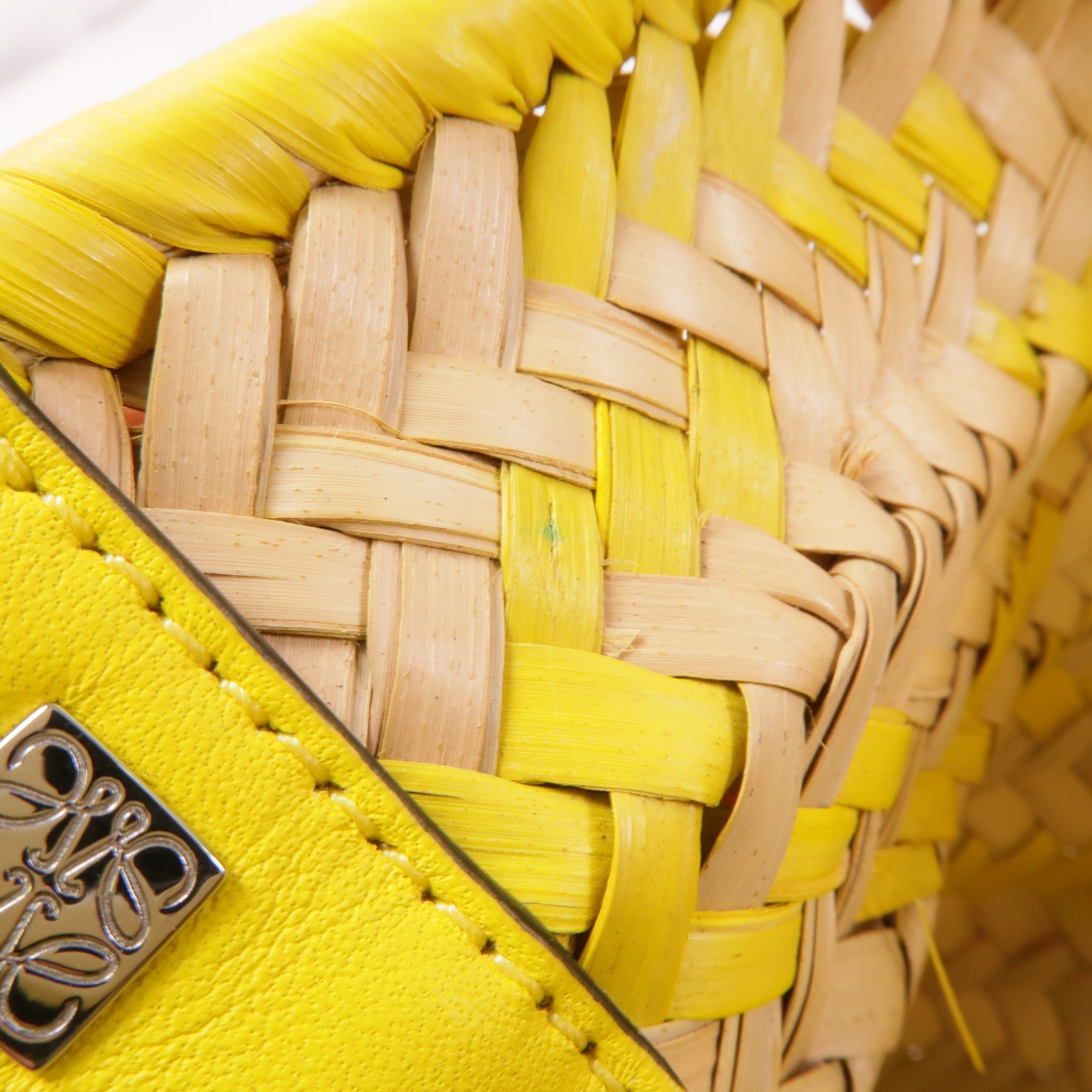 LOEWE 藤料Small Basket手挽袋