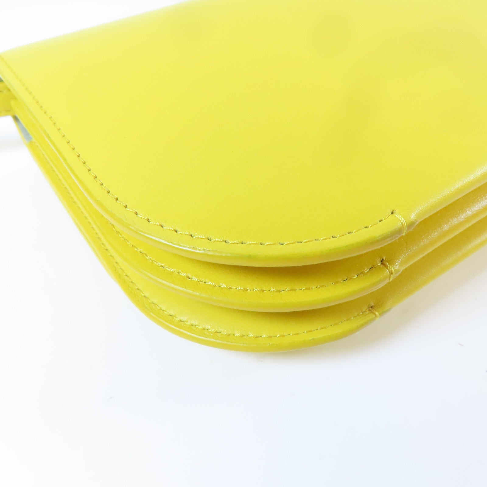 LOEWE 牛皮皮革Goya金扣肩背袋黃色