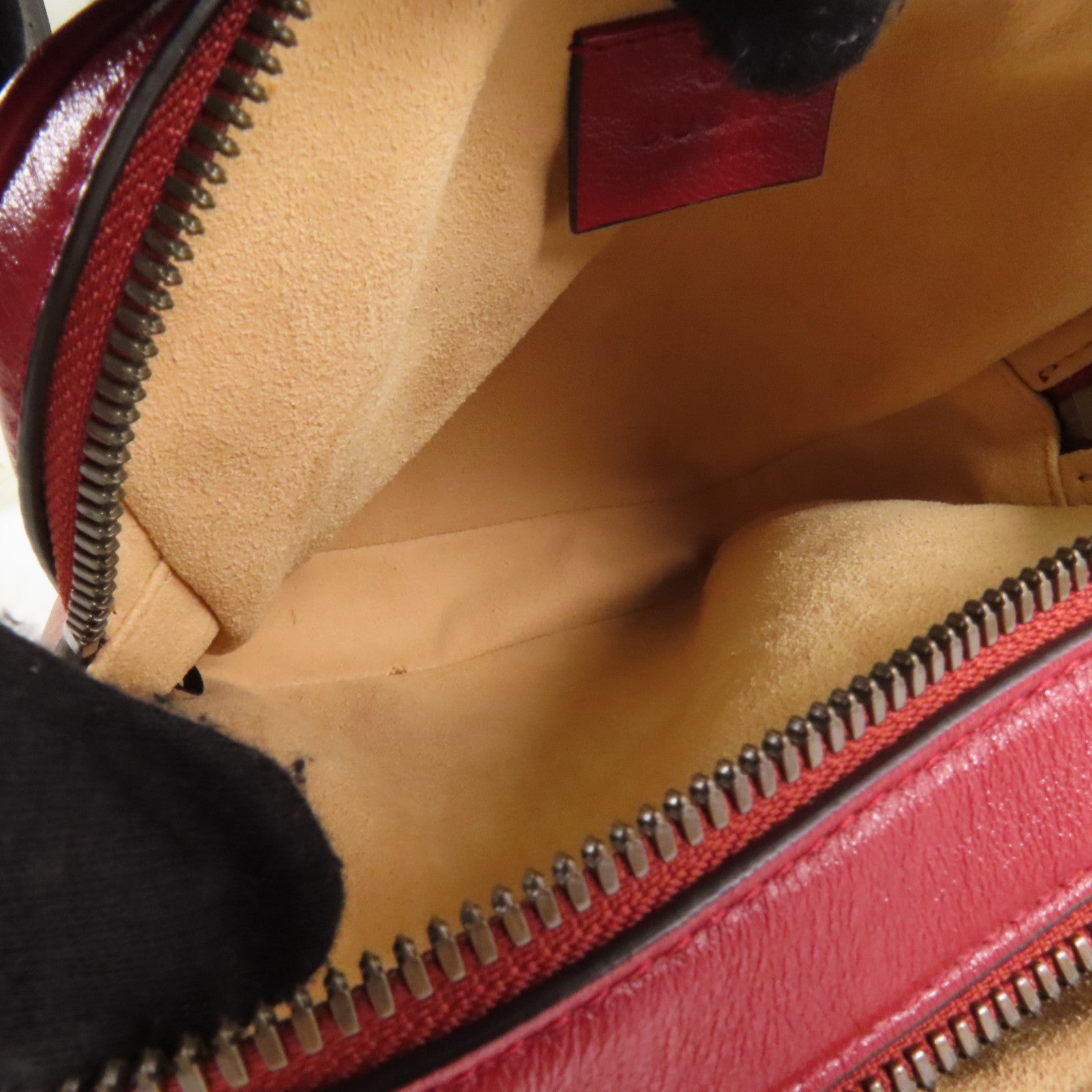 GUCCI 牛皮皮革GG Marmont金扣肩背袋