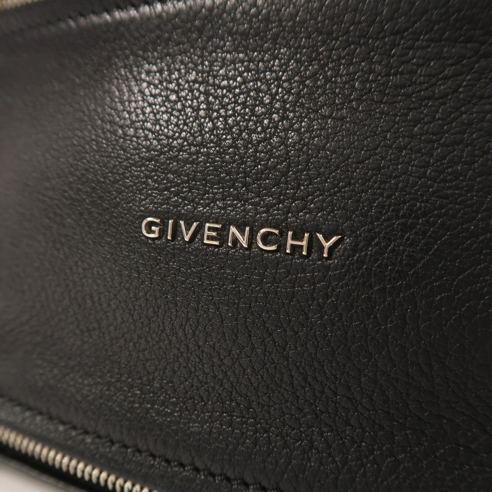GIVENCHY 牛皮皮革Pandora銀扣肩背袋