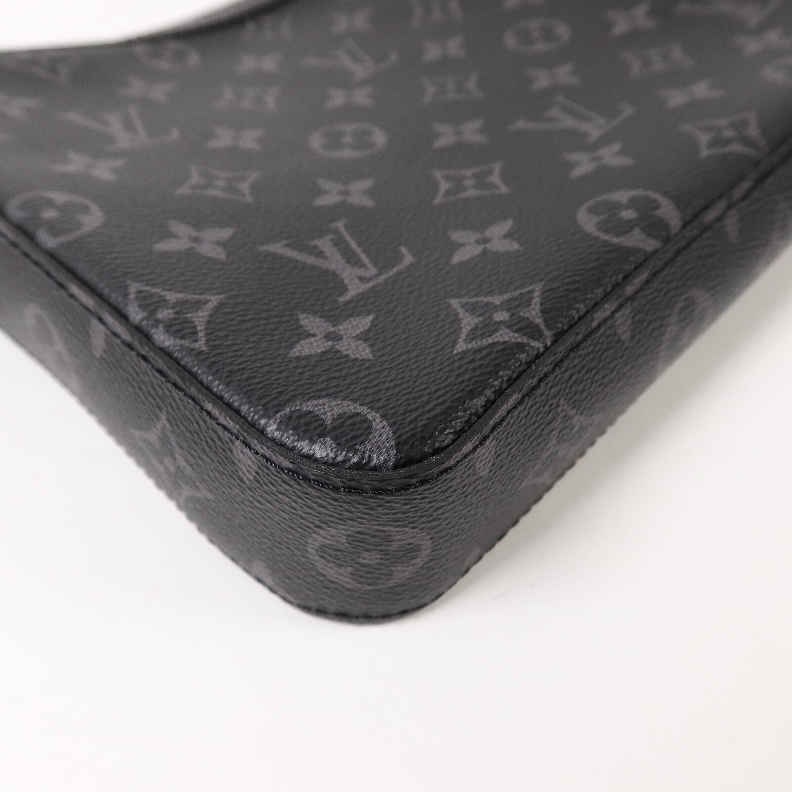 LOUIS VUITTON Monogram Eclipse Reverse Trio Messenger肩背袋灰色