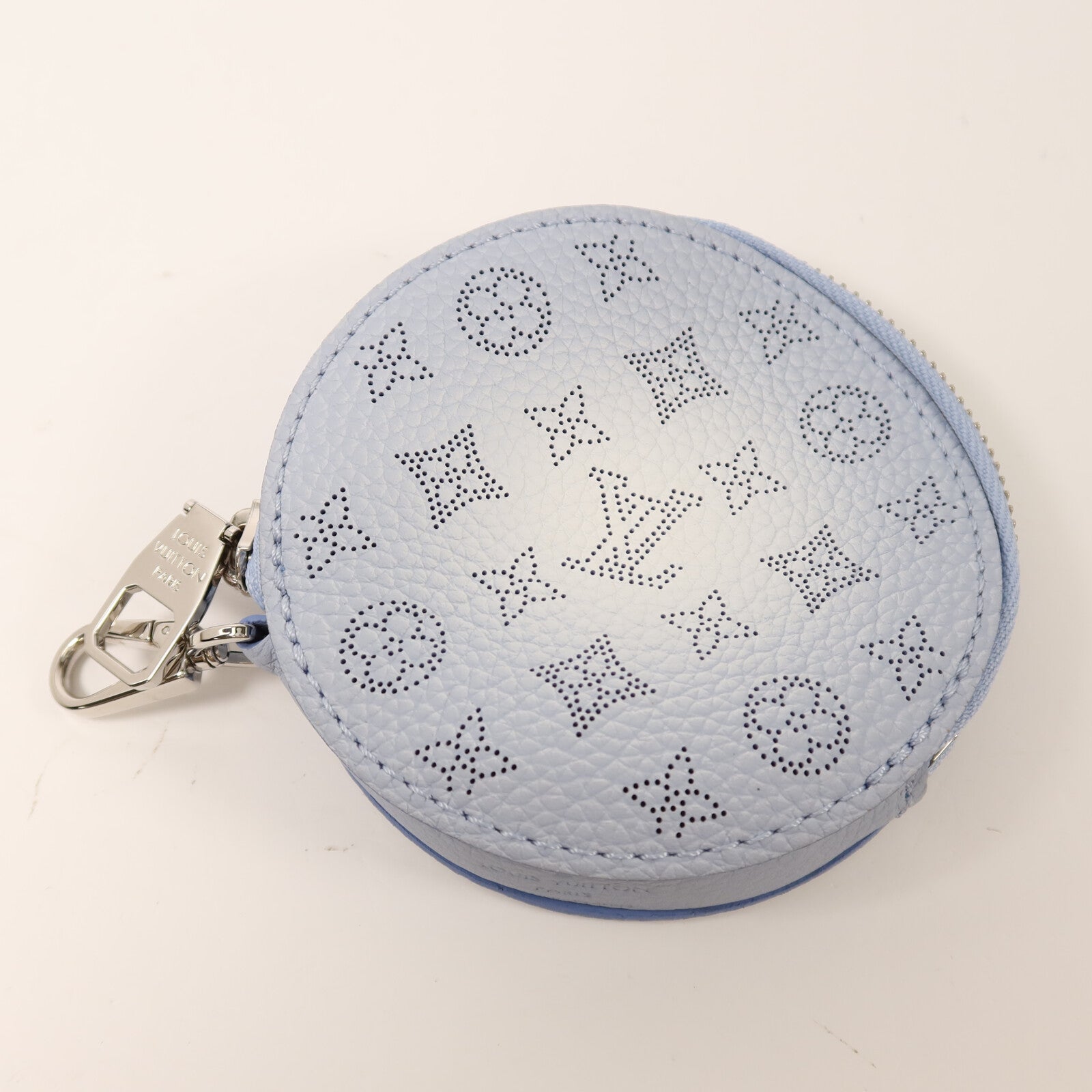 LOUIS VUITTON Mahina Bella銀扣鏈帶肩背袋
