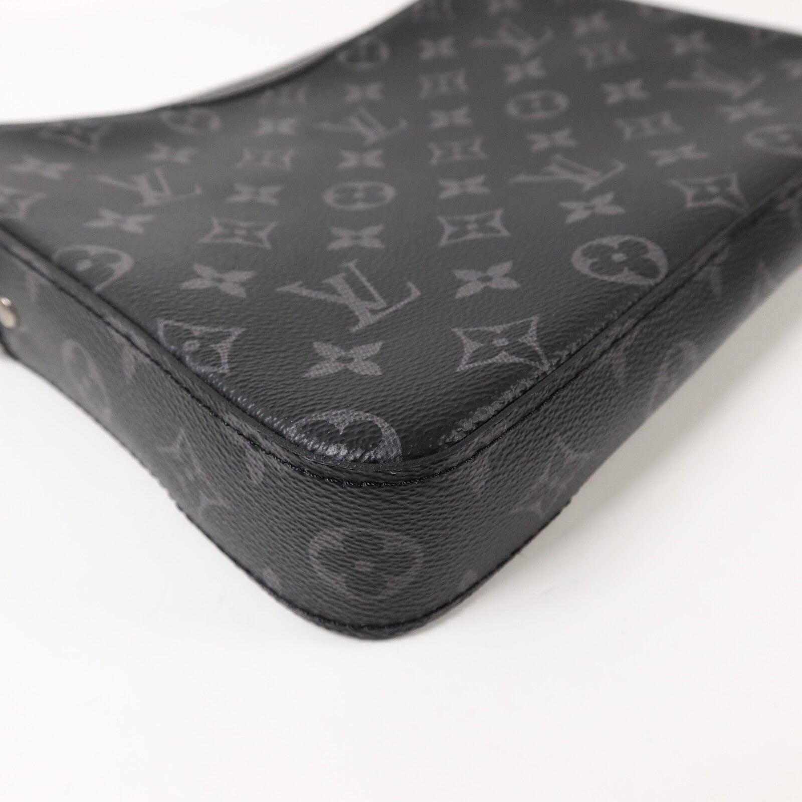 LOUIS VUITTON Monogram Eclipse Reverse Trio Messenger肩背袋灰色