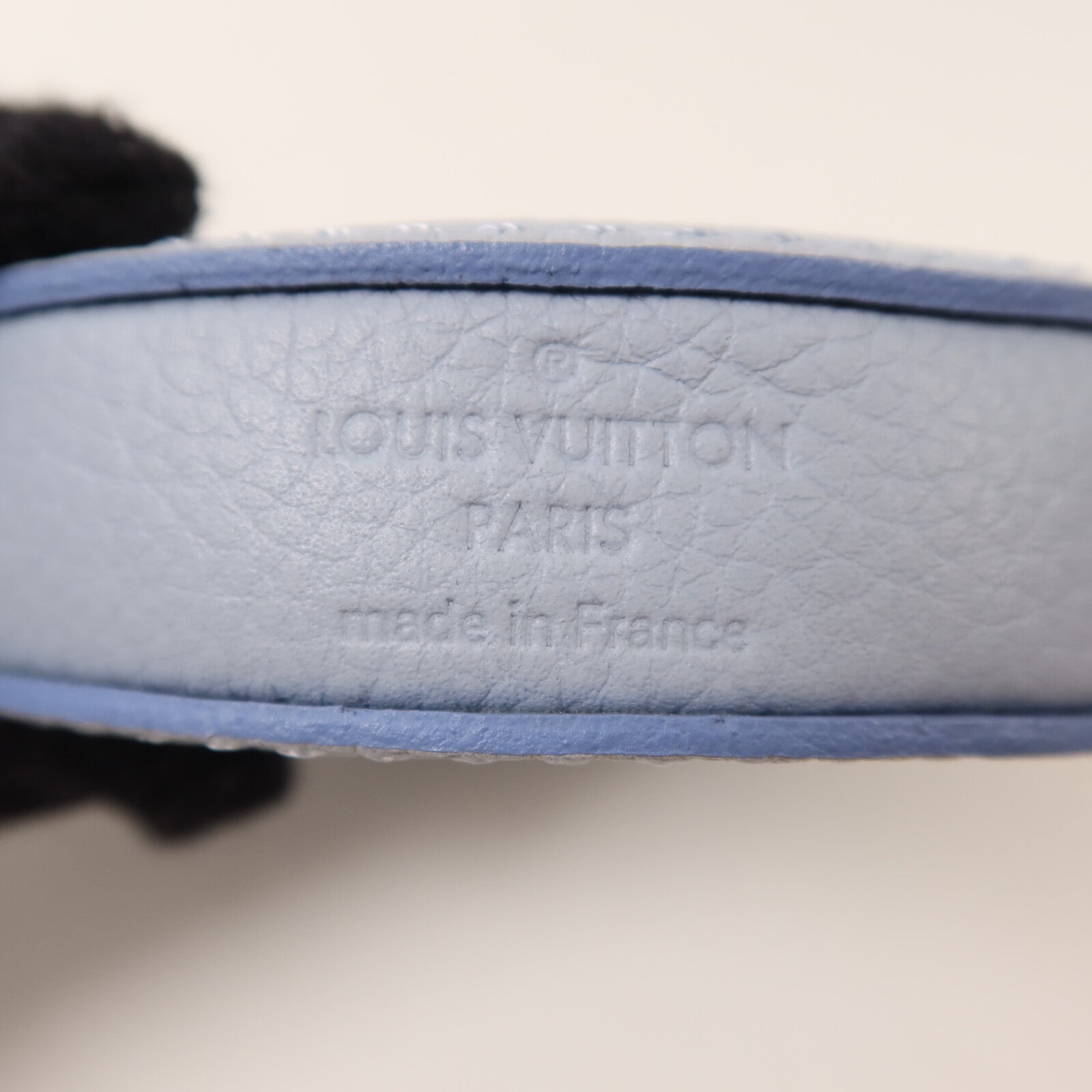 LOUIS VUITTON Mahina Bella銀扣鏈帶肩背袋