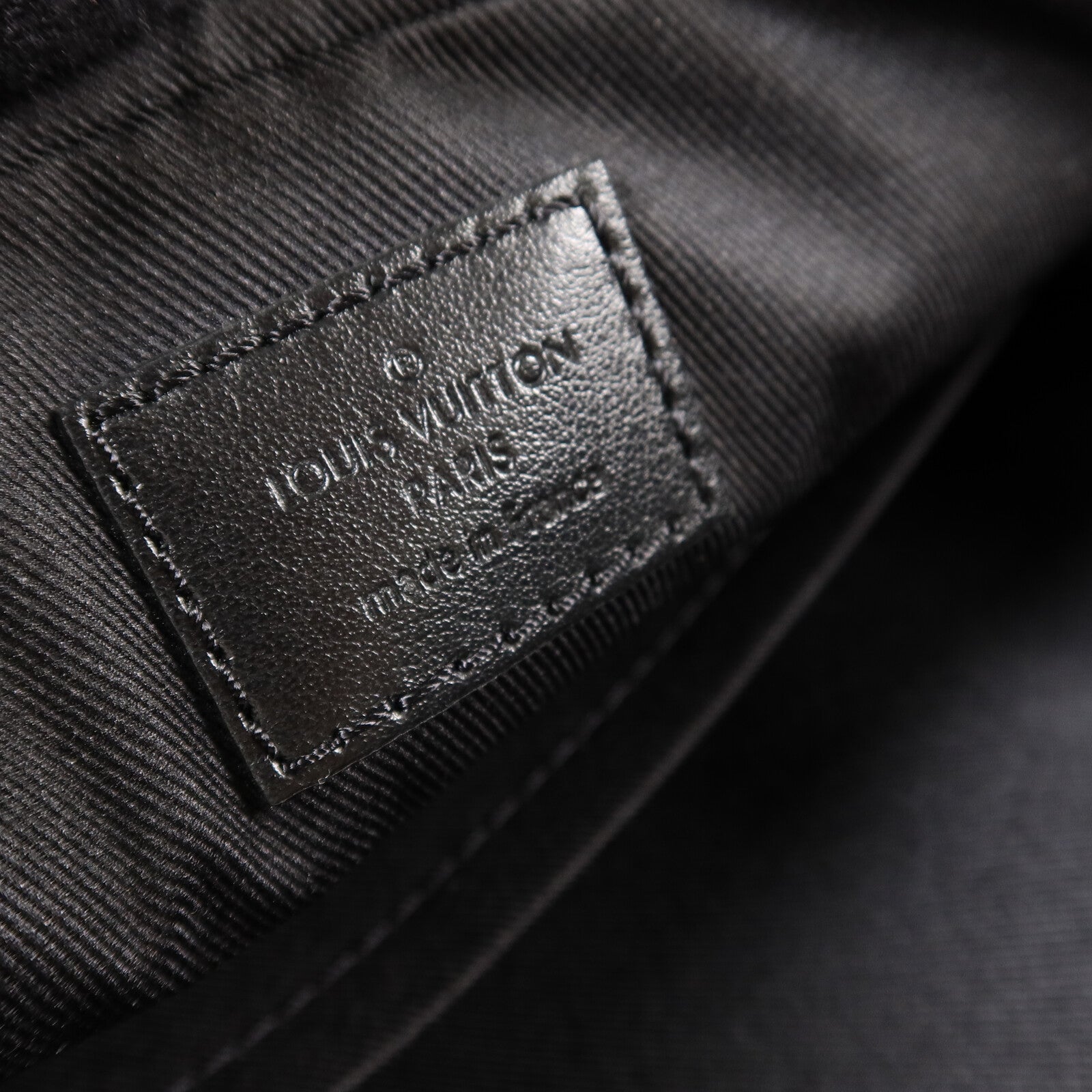 LOUIS VUITTON Monogram Eclipse Reverse Trio Messenger肩背袋灰色