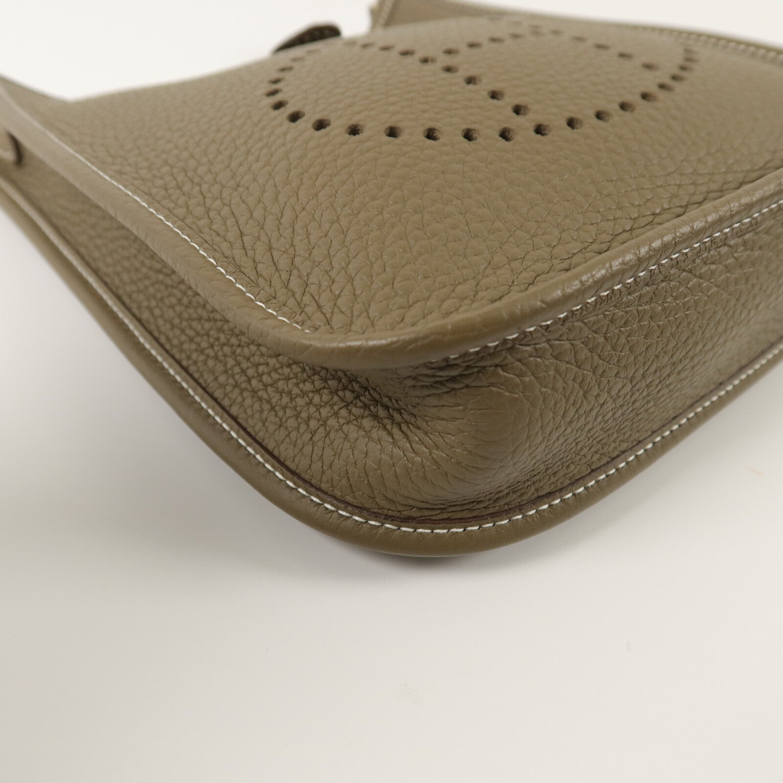 HERMES Clemence皮革Evelyne TPM肩背袋Etoupe