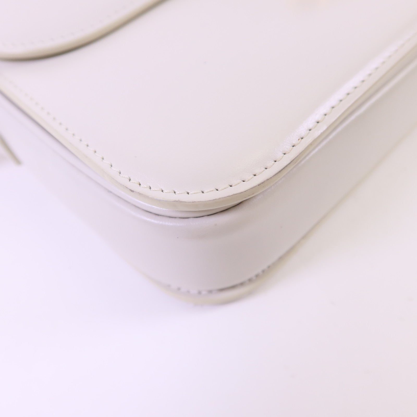 CELINE 【激減優惠】牛皮皮革Teen Triomphe金扣肩背袋