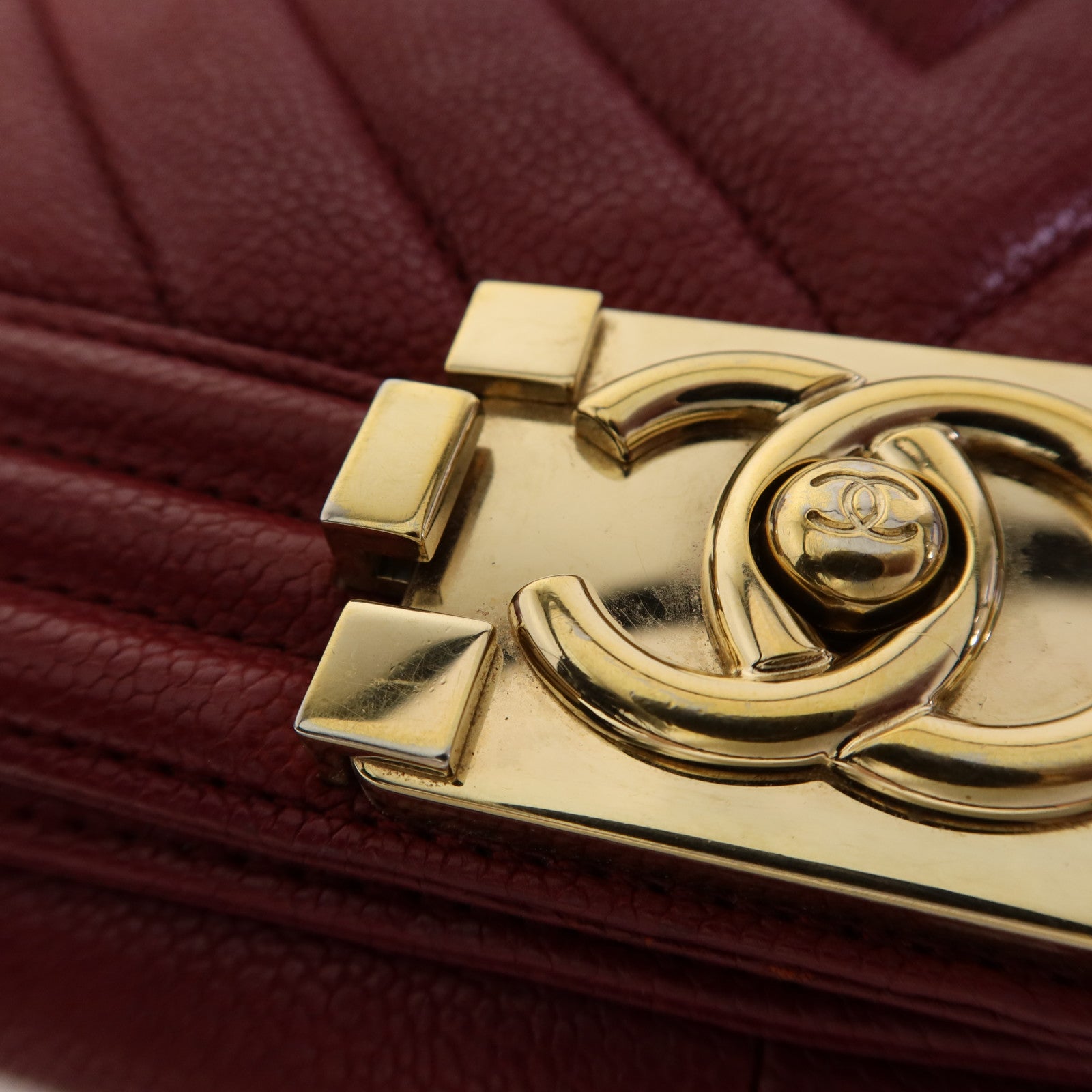 CHANEL 牛皮皮革Boy 25金扣鏈帶肩背袋