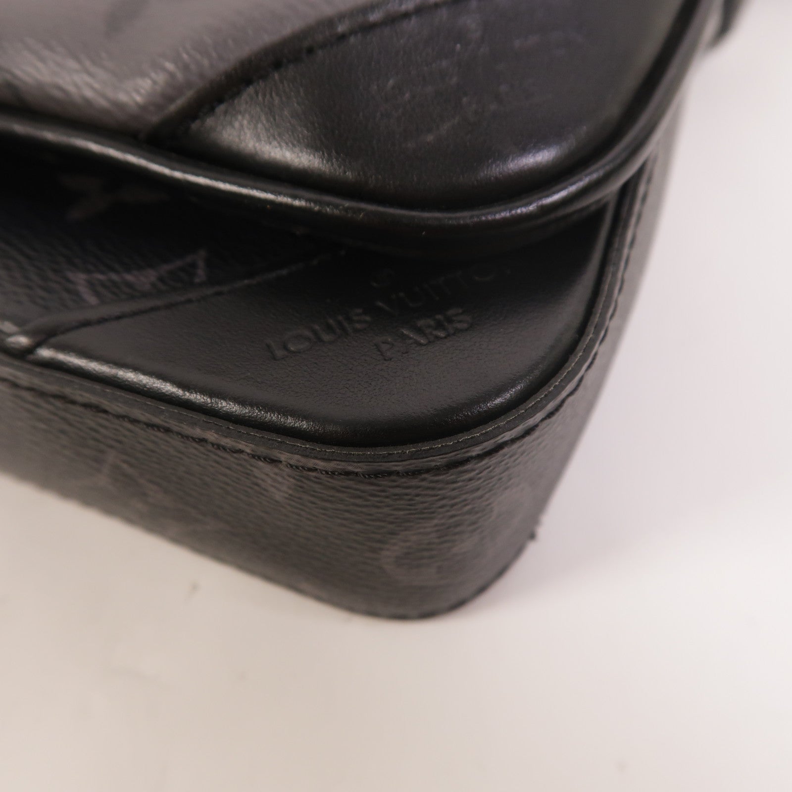 LOUIS VUITTON Monogram Eclipse Reverse Trio Messenger肩背袋