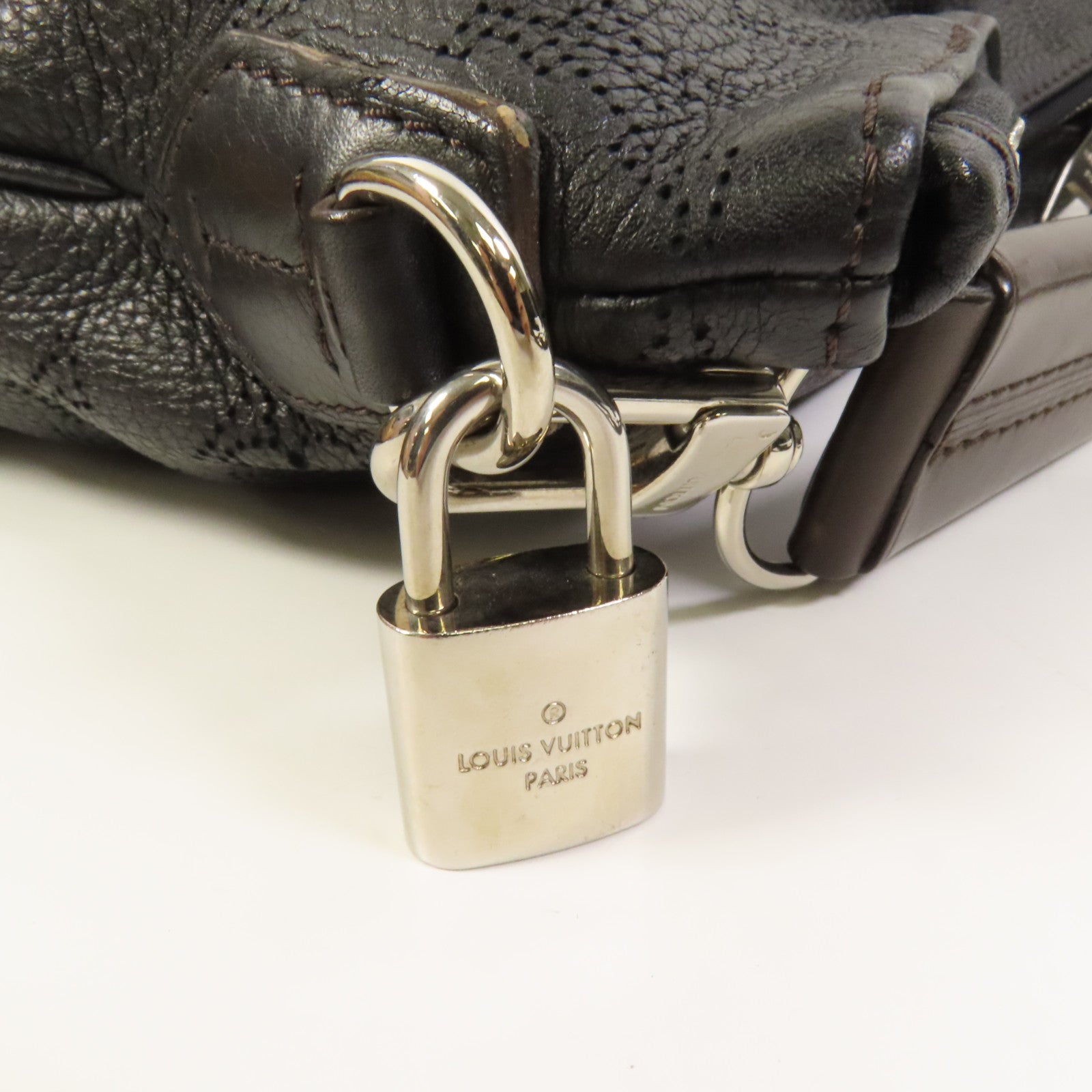 LOUIS VUITTON Monogram Mahina Selene銀扣手挽肩背兩用袋