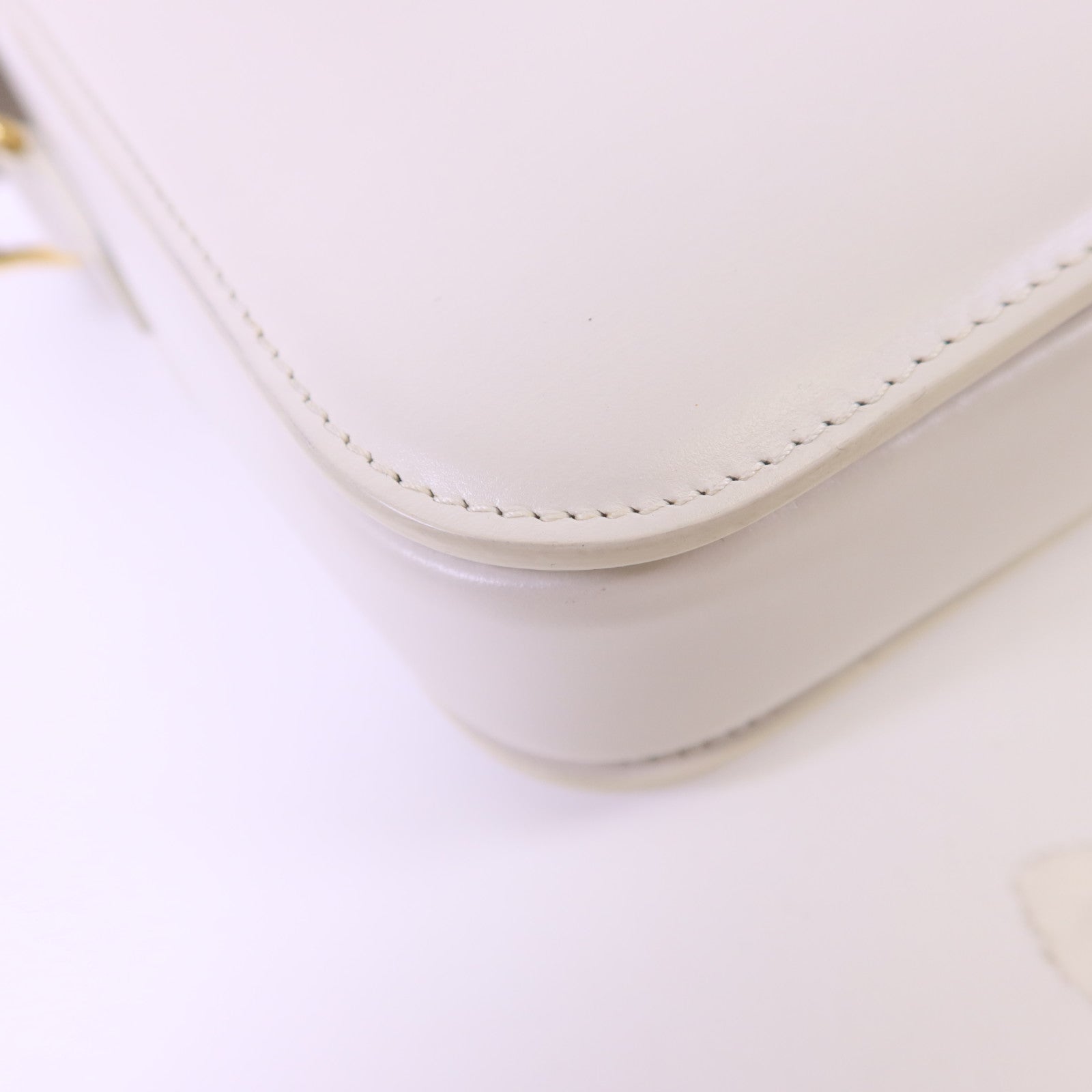 CELINE 【激減優惠】牛皮皮革Teen Triomphe金扣肩背袋