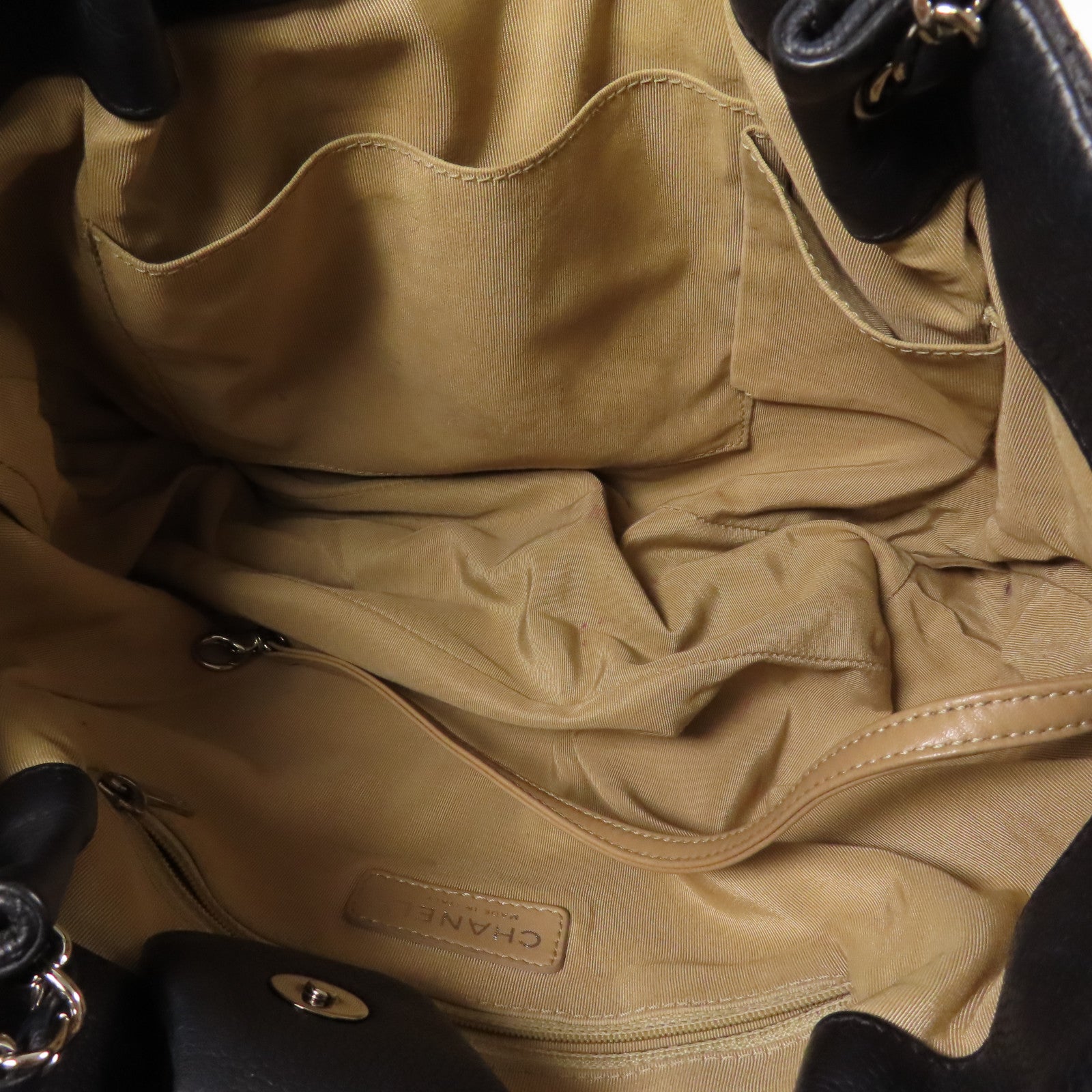 CHANEL 牛皮皮革Shoulder Bag銀扣肩背袋