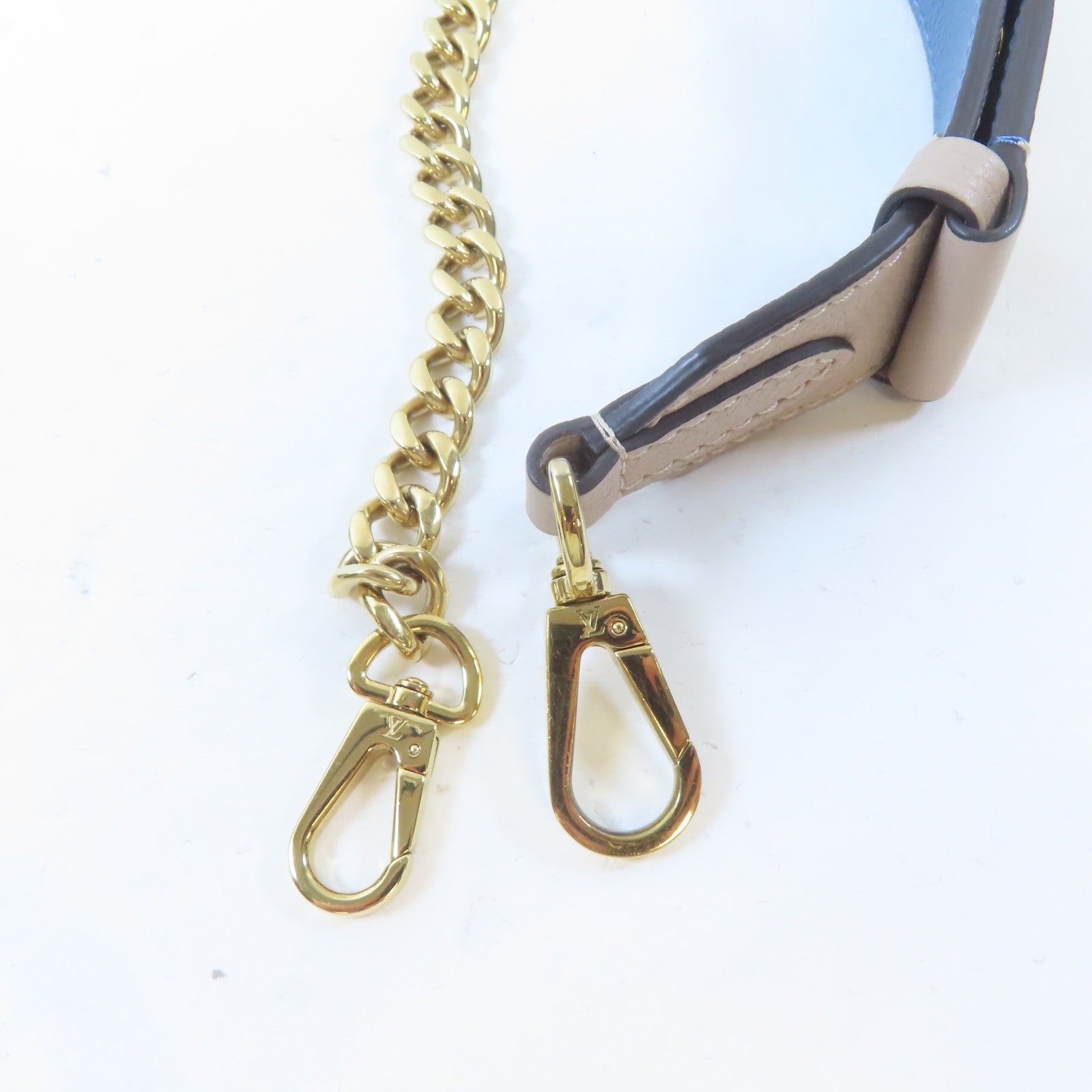 LOUIS VUITTON 牛皮皮革Lockme Tender金扣手挽肩背兩用袋米色/藍色