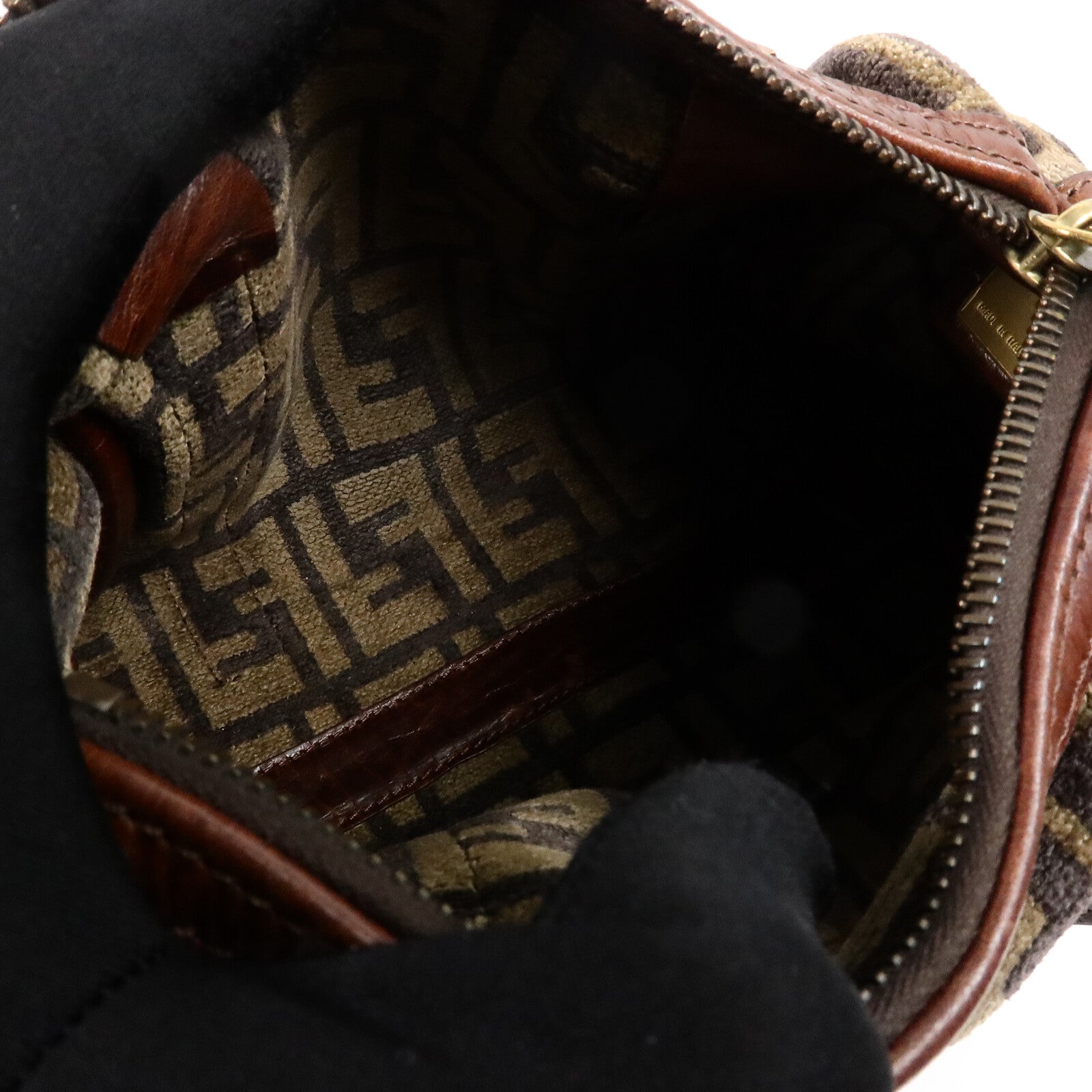 FENDI 天鵝絨Zucca Boston手挽袋