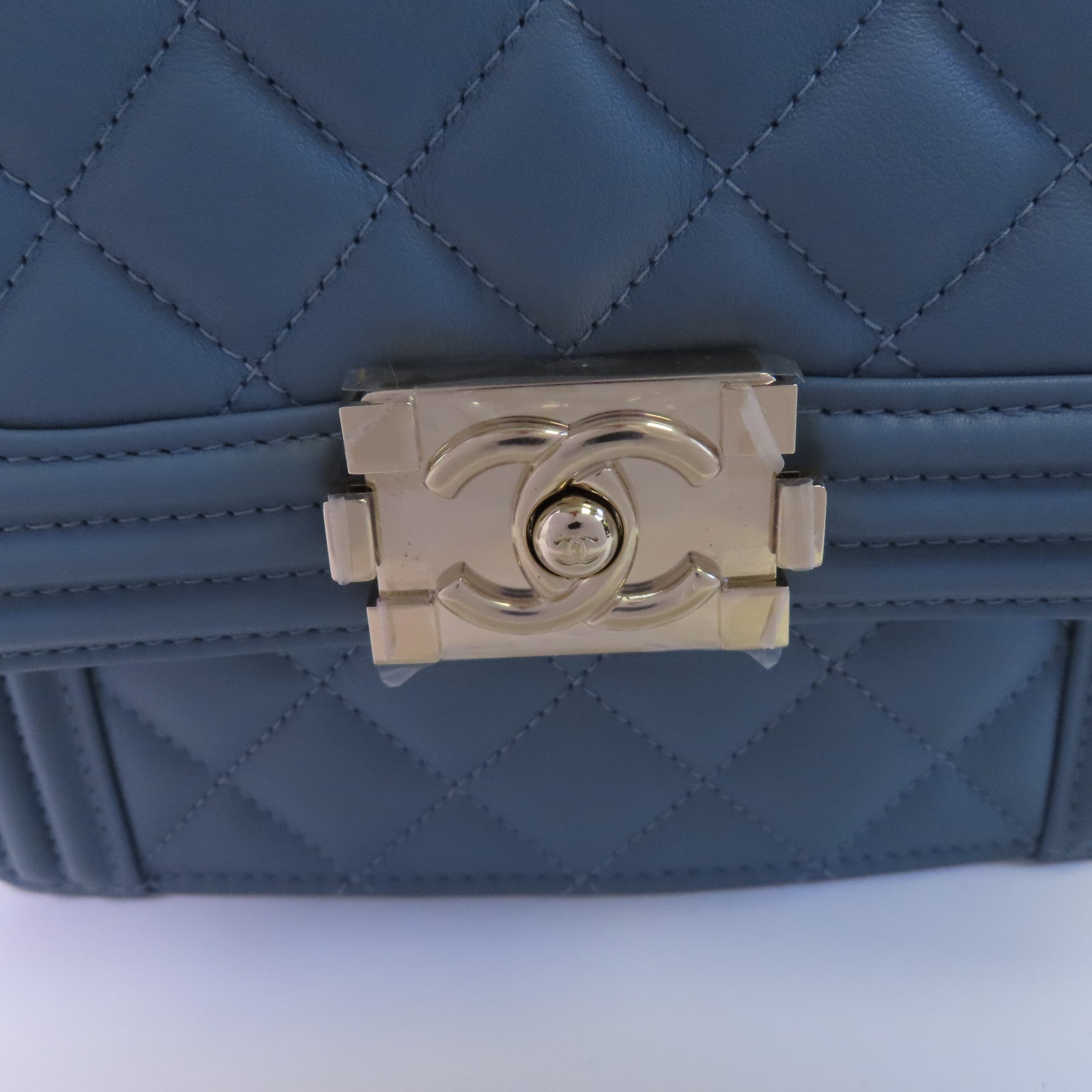 CHANEL 牛皮皮革Boy North South金扣鏈帶肩背袋