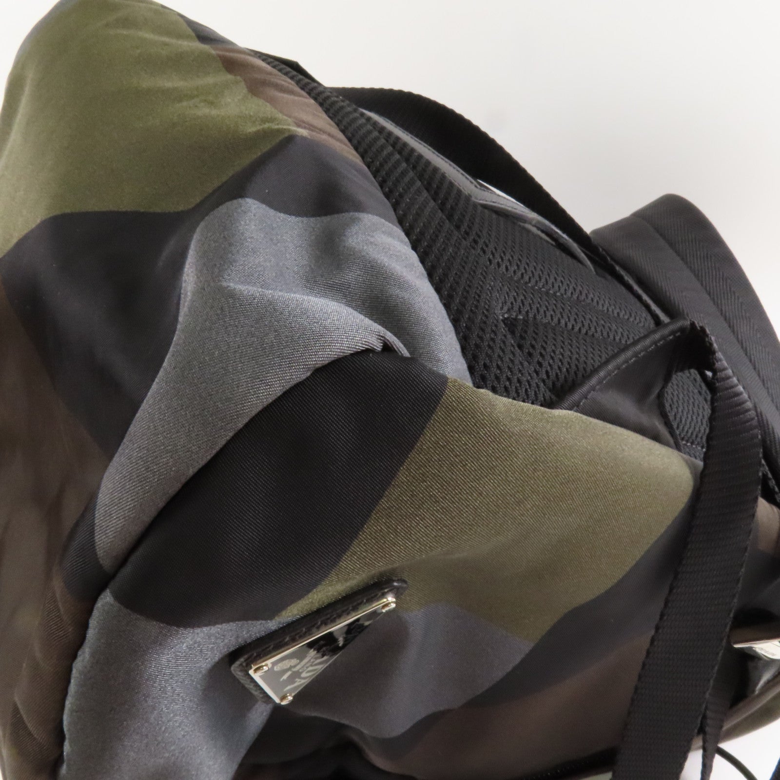 PRADA 尼龍Backpack銀扣背包