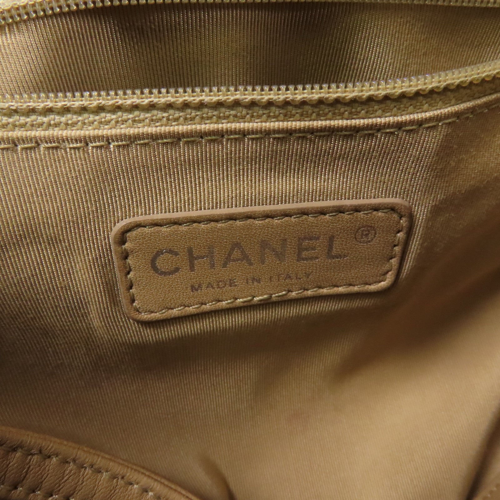 CHANEL 牛皮皮革Shoulder Bag銀扣肩背袋