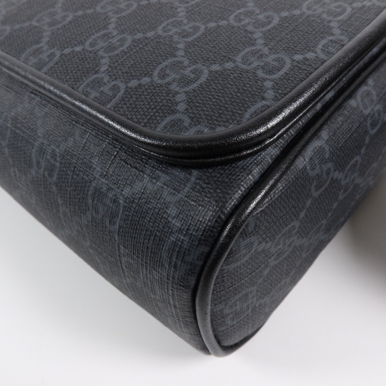 GUCCI 塗層帆布GG Black Medium Crssbody Bag肩背袋