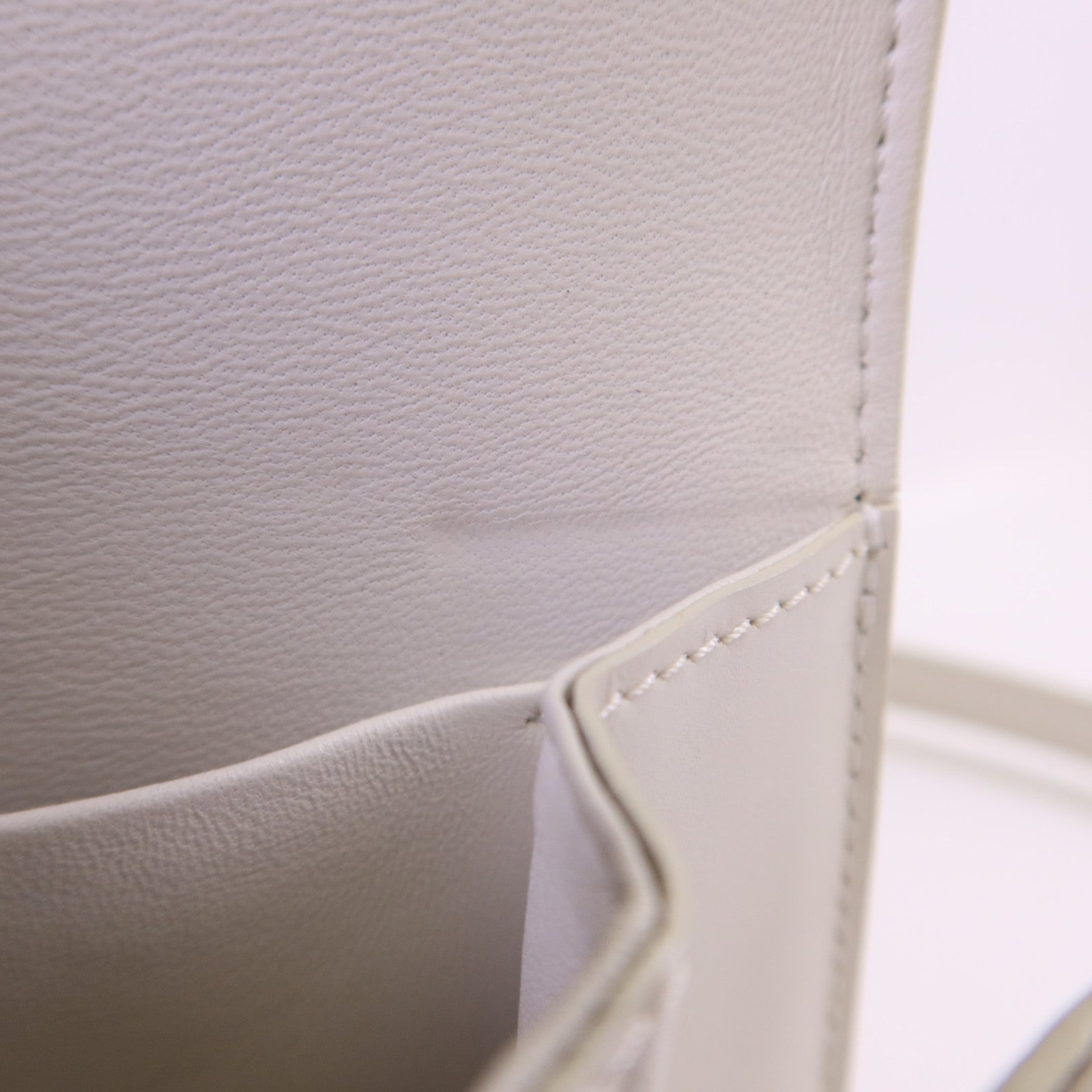 CELINE 【激減優惠】牛皮皮革Teen Triomphe金扣肩背袋
