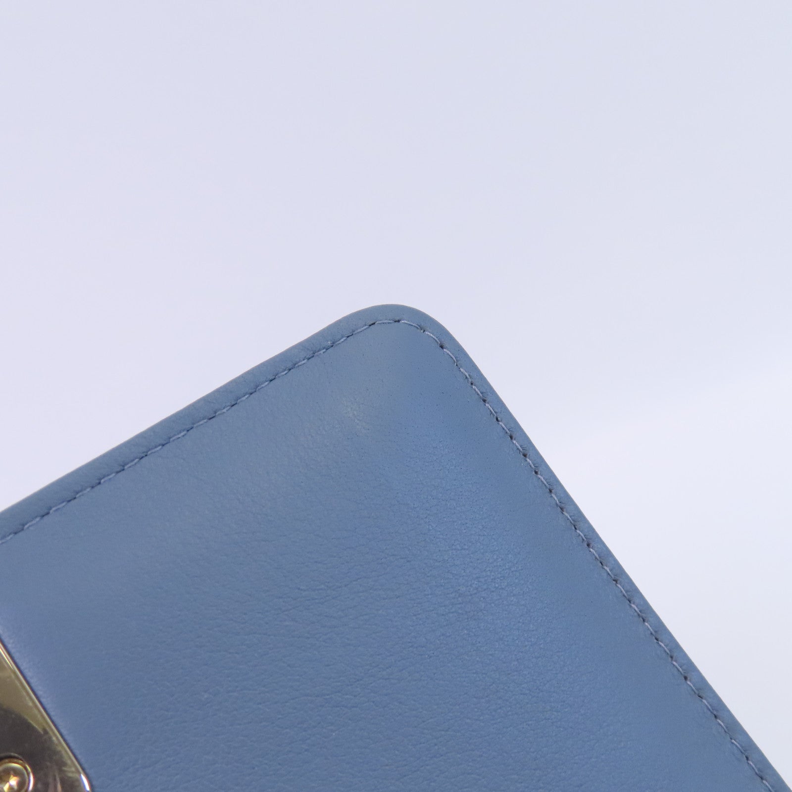 CHANEL 牛皮皮革Boy North South金扣鏈帶肩背袋
