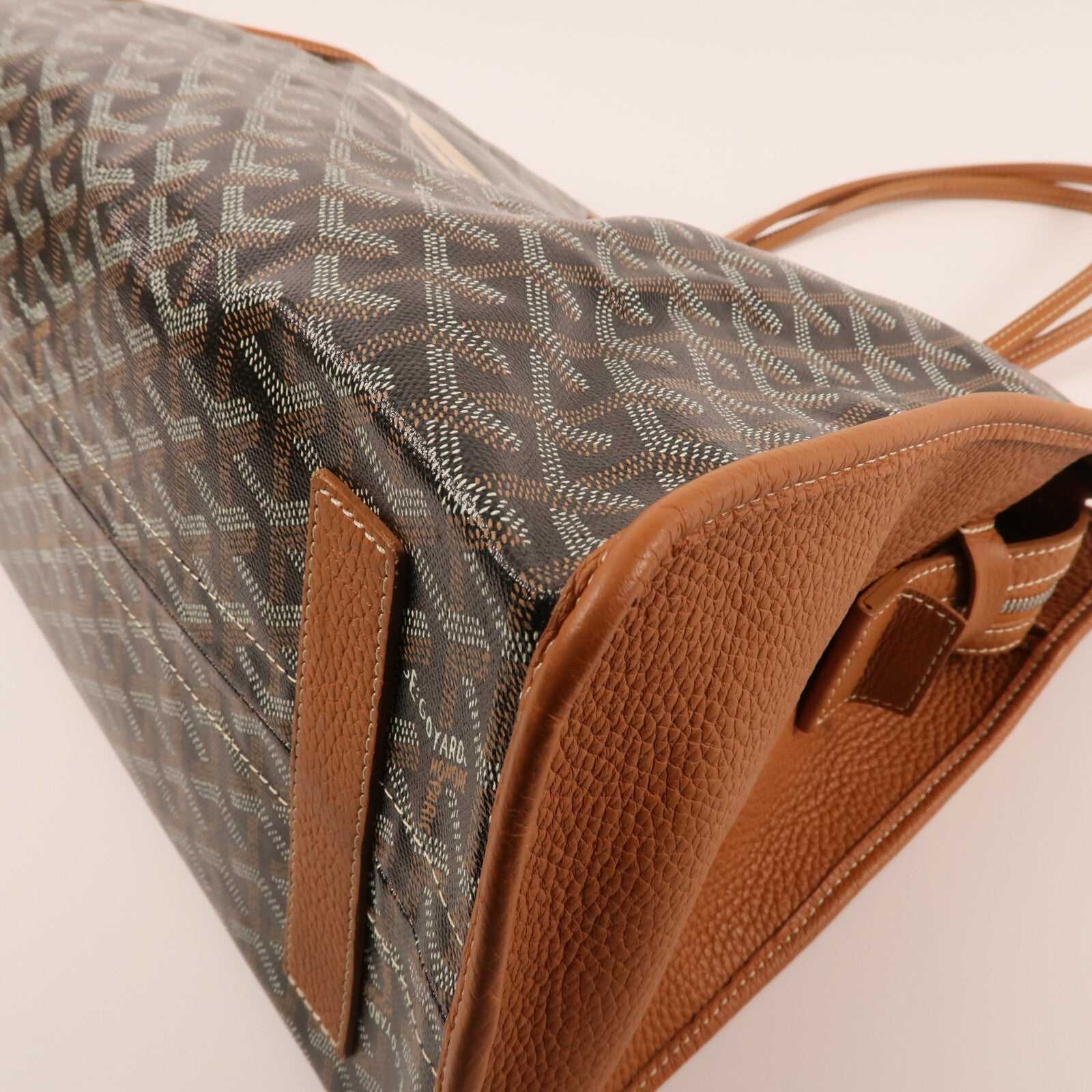 GOYARD 塗層帆布Hardy PM銀扣手挽袋