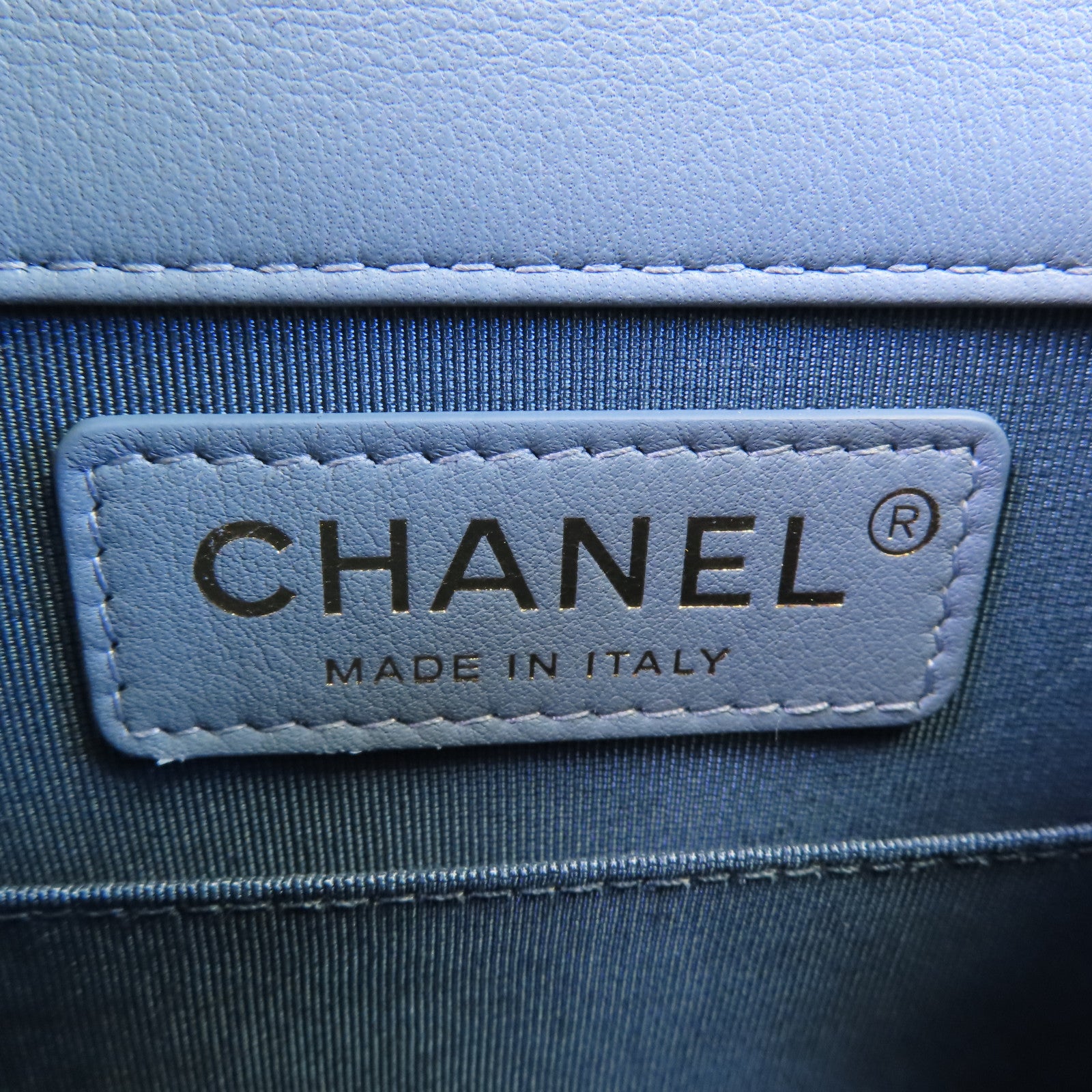 CHANEL 牛皮皮革Boy North South金扣鏈帶肩背袋