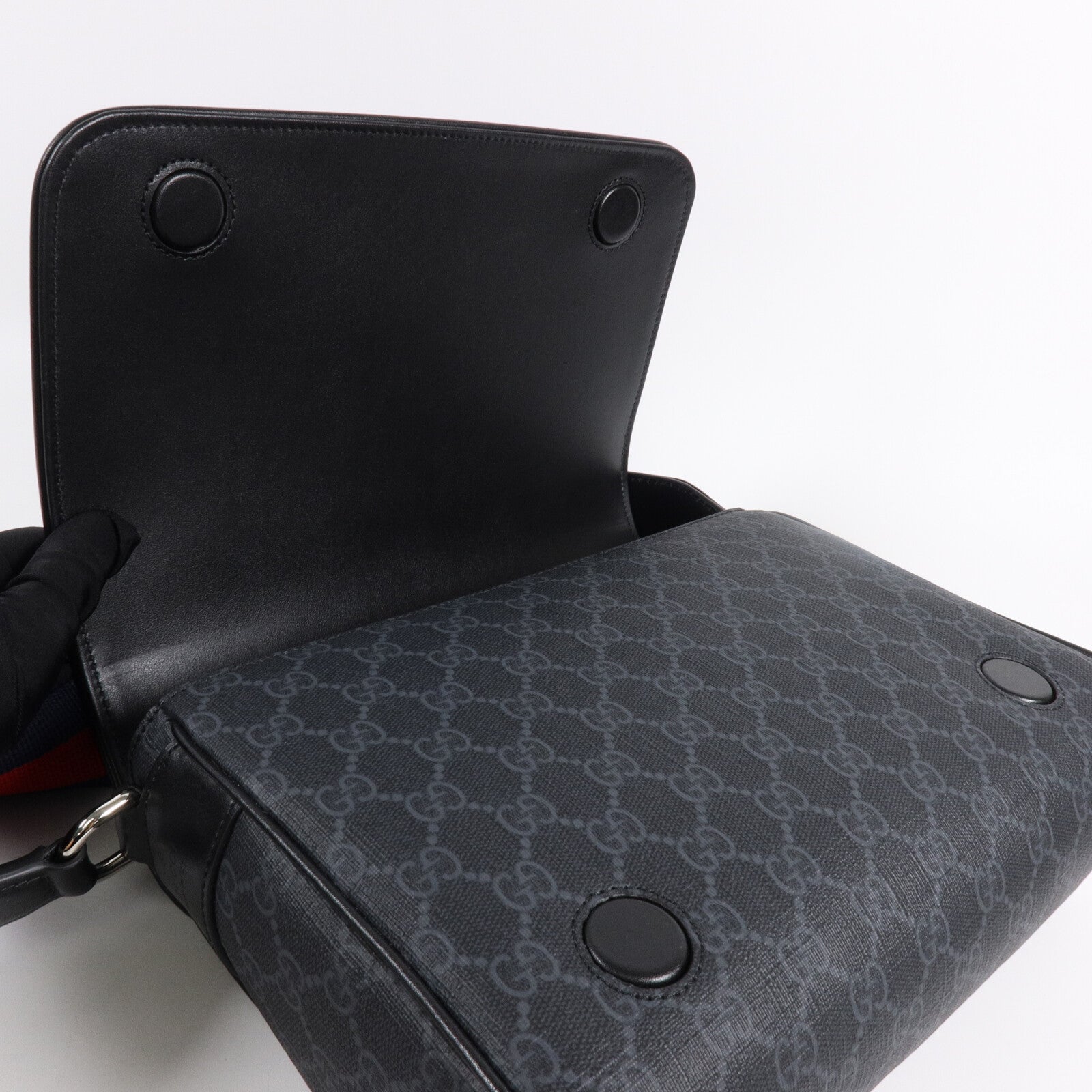 GUCCI 塗層帆布GG Black Medium Crssbody Bag肩背袋