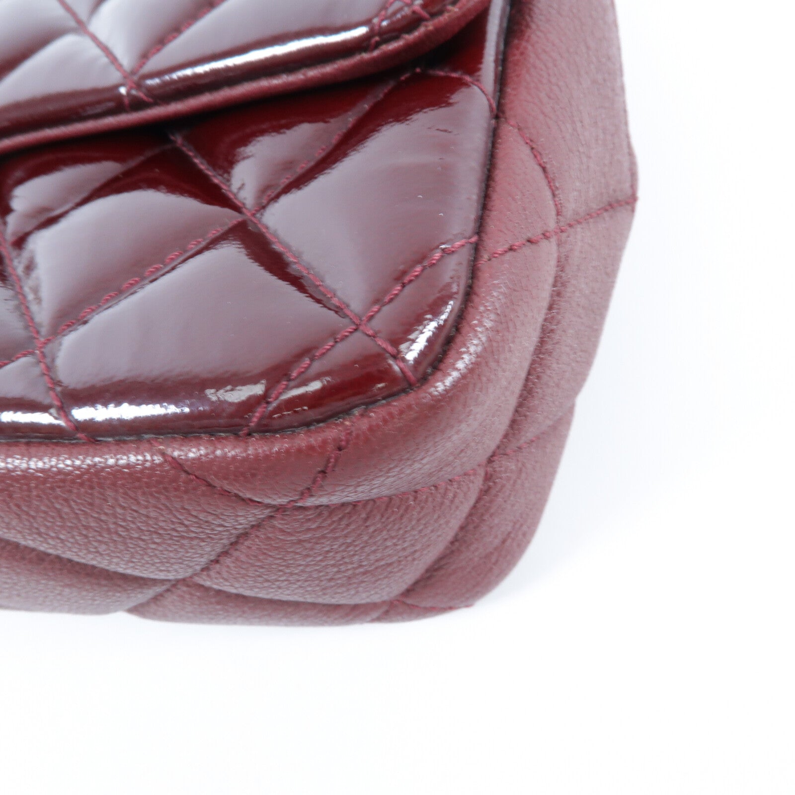 CHANEL 牛皮皮革/漆皮皮革CC Eyelet Flap Bag鏈帶肩背袋