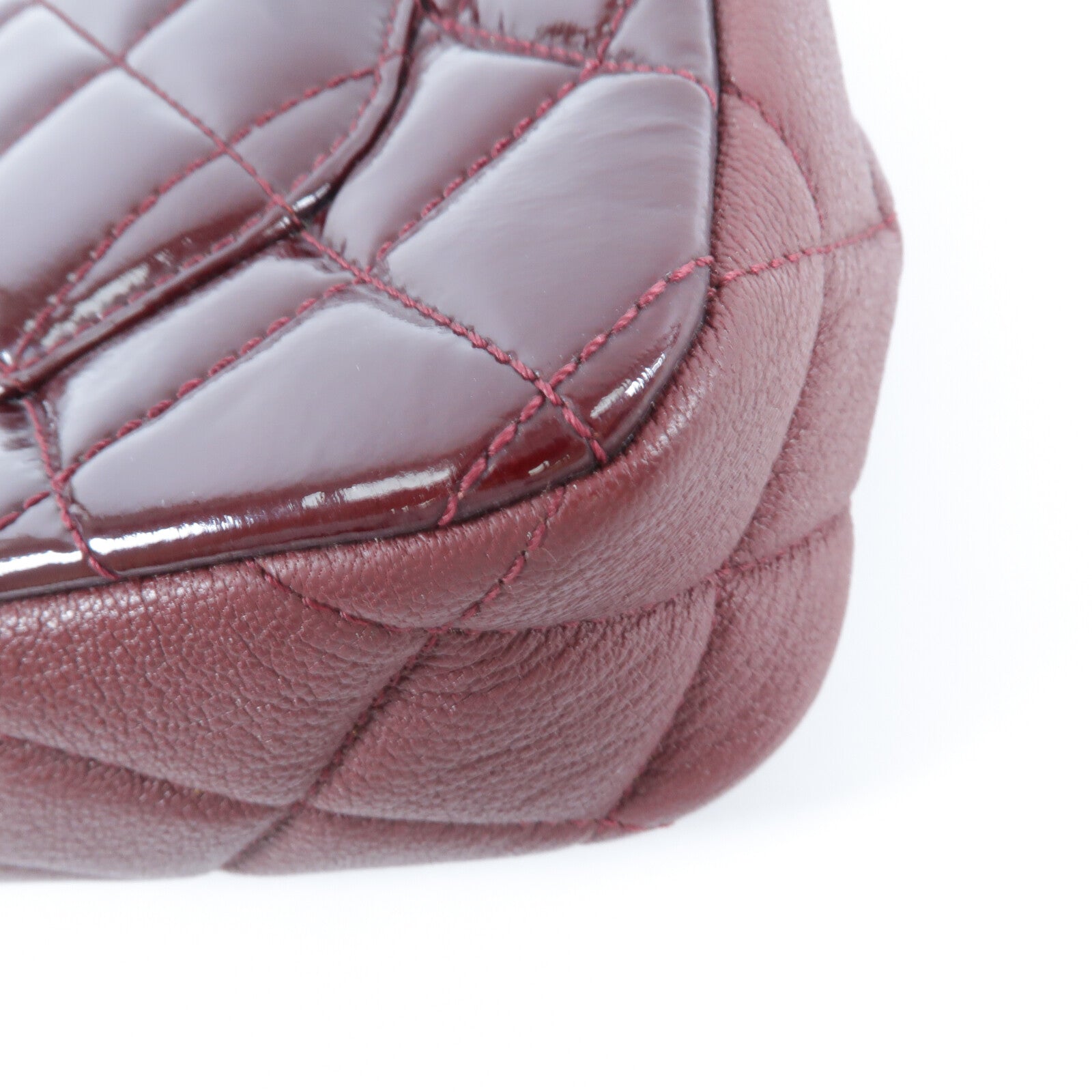 CHANEL 牛皮皮革/漆皮皮革CC Eyelet Flap Bag鏈帶肩背袋