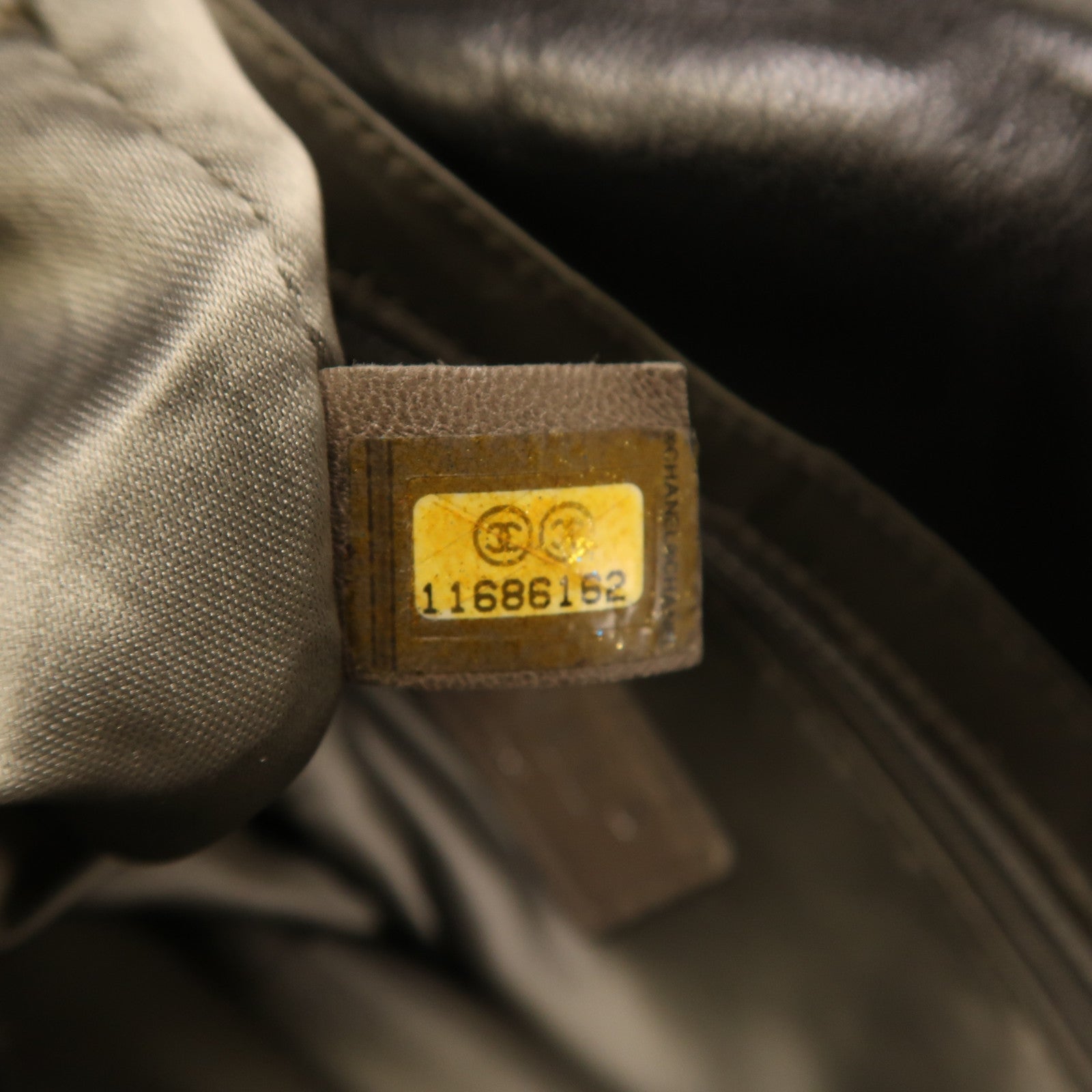 CHANEL 牛皮皮革Shoulder Bag銀扣肩背袋黑色