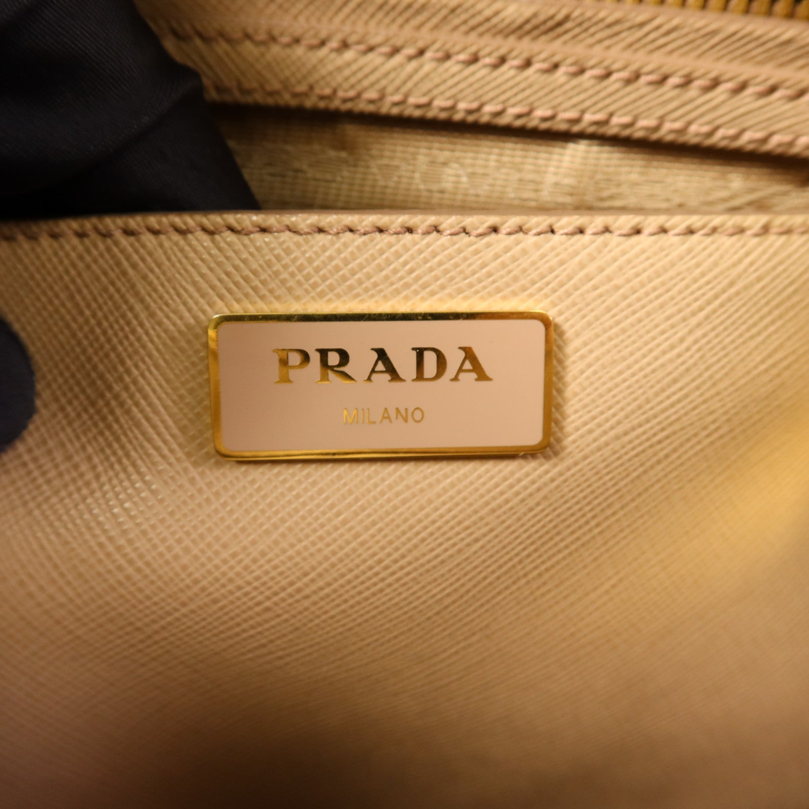 PRADA Saffiano皮革Galleria金扣手挽肩背兩用袋