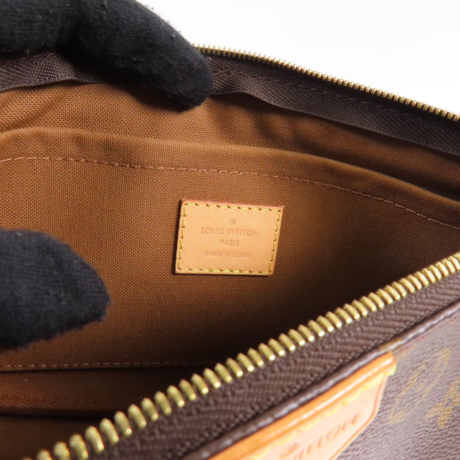 LOUIS VUITTON LV Multi Pochette Accessoires 2 Way Shoulder Bag M44813 Monogram