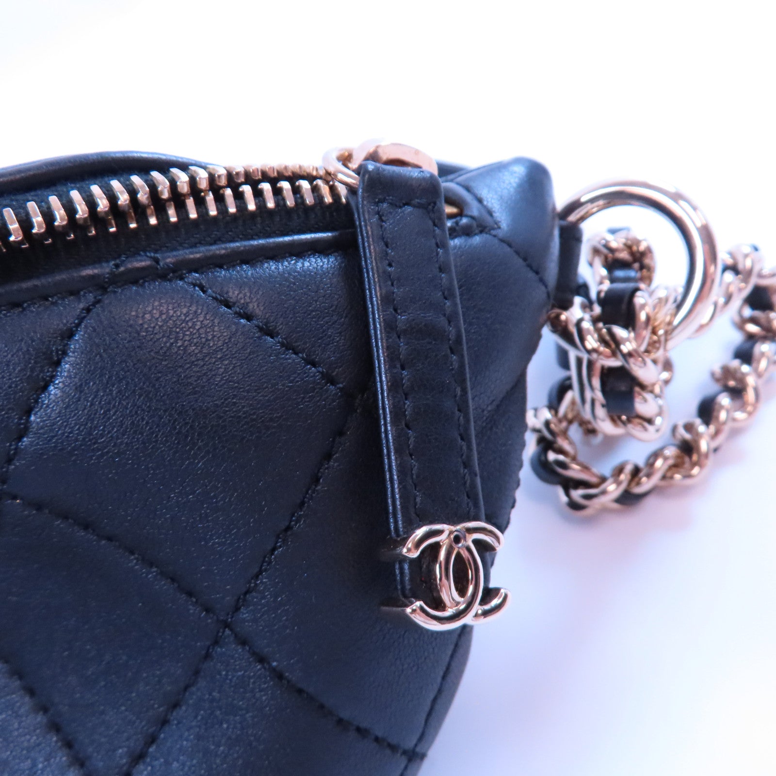 CHANEL 牛皮皮革Waist Bag金扣腰包黑色