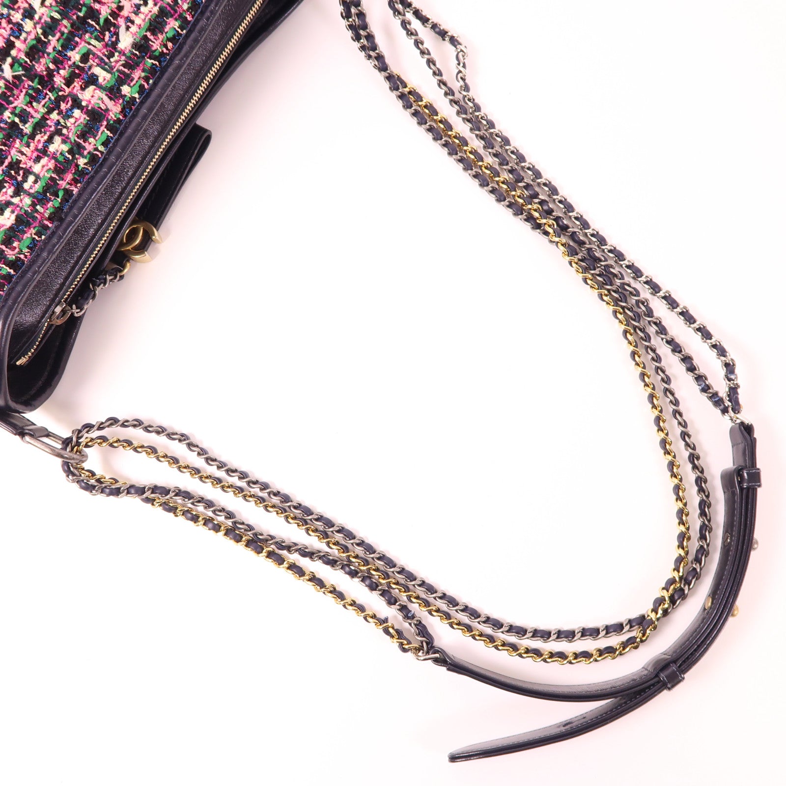 CHANEL 粗花呢/皮革Gabrielle Medium鏈帶肩背袋