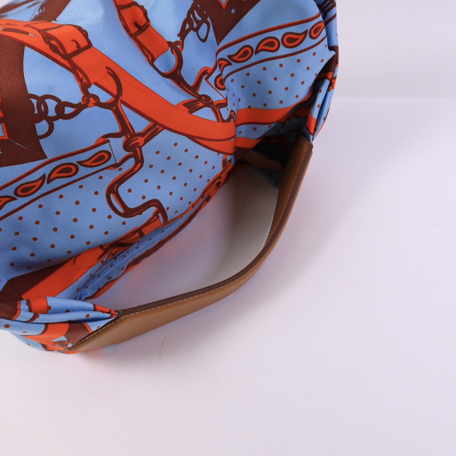 HERMES 絲質/Hunter皮革Balusoie Bag手挽袋