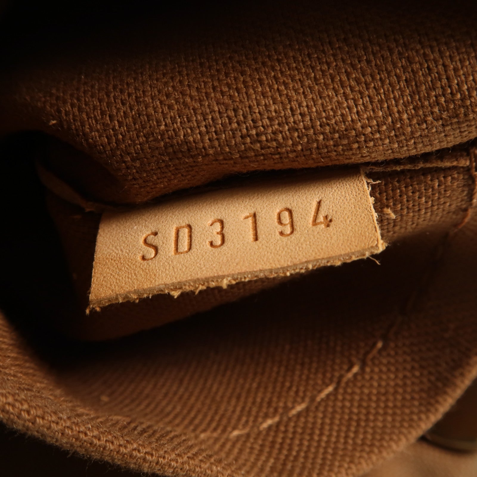 LOUIS VUITTON Monogram Tivoli PM金扣手挽袋