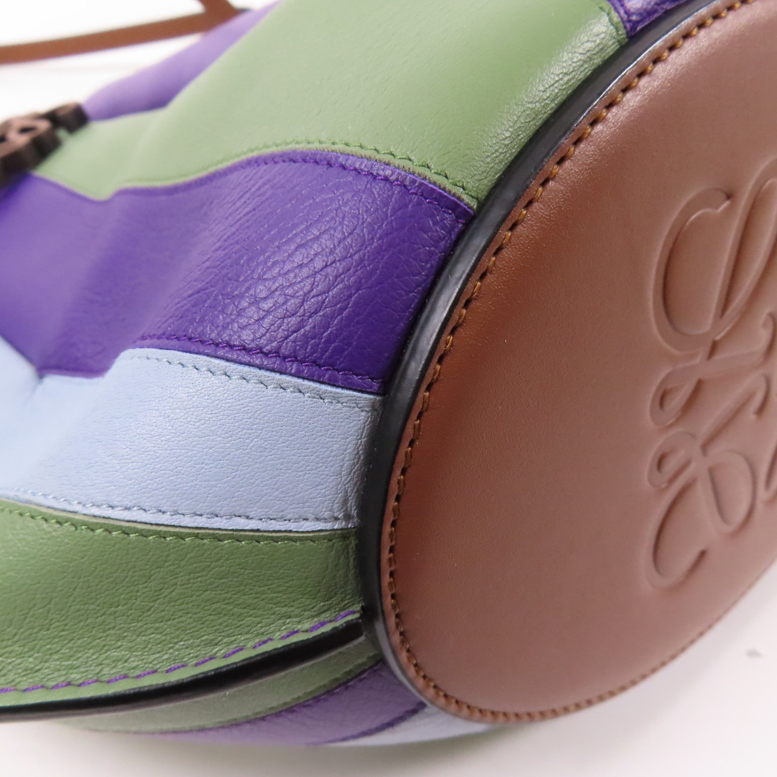 LOEWE 牛皮皮革Shell Tote肩背袋